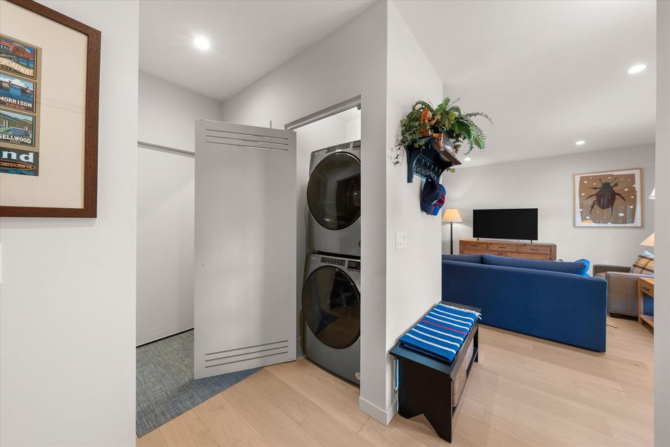 Kohler, Wisconsin, 53044, United States, 3 Bedrooms Bedrooms, ,3 BathroomsBathrooms,Residential,For Sale,1987425