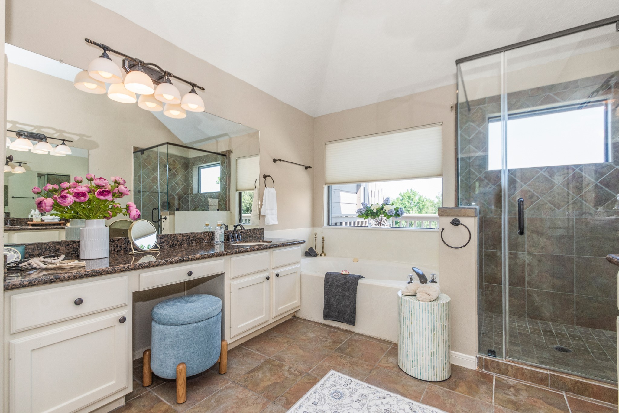 Houston, Texas, 77058, United States, 3 Bedrooms Bedrooms, ,4 BathroomsBathrooms,Residential,For Sale,1924880