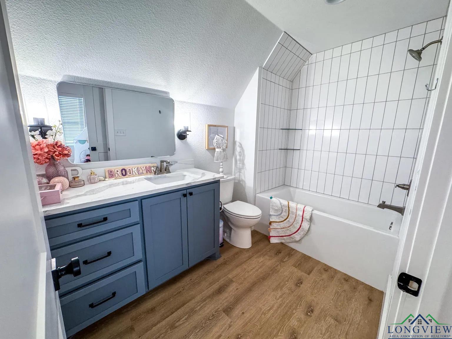 Texarkana, Texas, 75503, United States, 4 Bedrooms Bedrooms, ,4 BathroomsBathrooms,Residential,For Sale,1980394