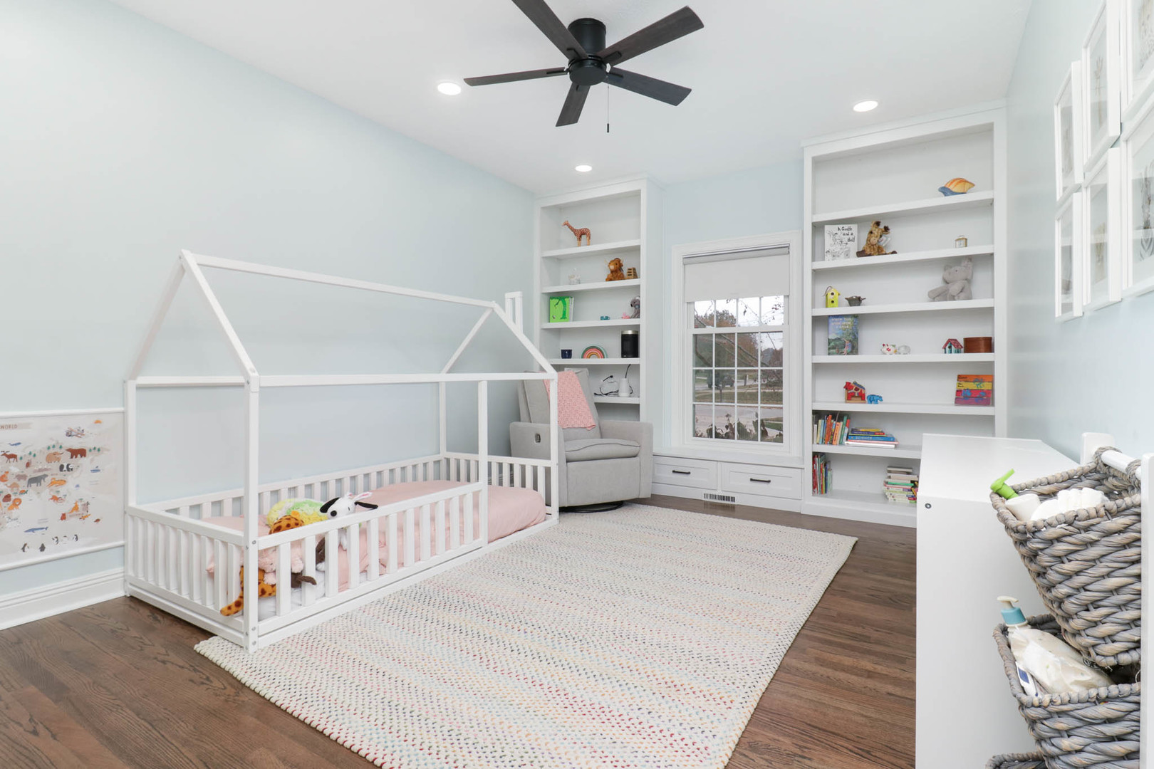 Bloomington, Illinois, 61704, United States, 5 Bedrooms Bedrooms, ,4 BathroomsBathrooms,Residential,For Sale,1991973