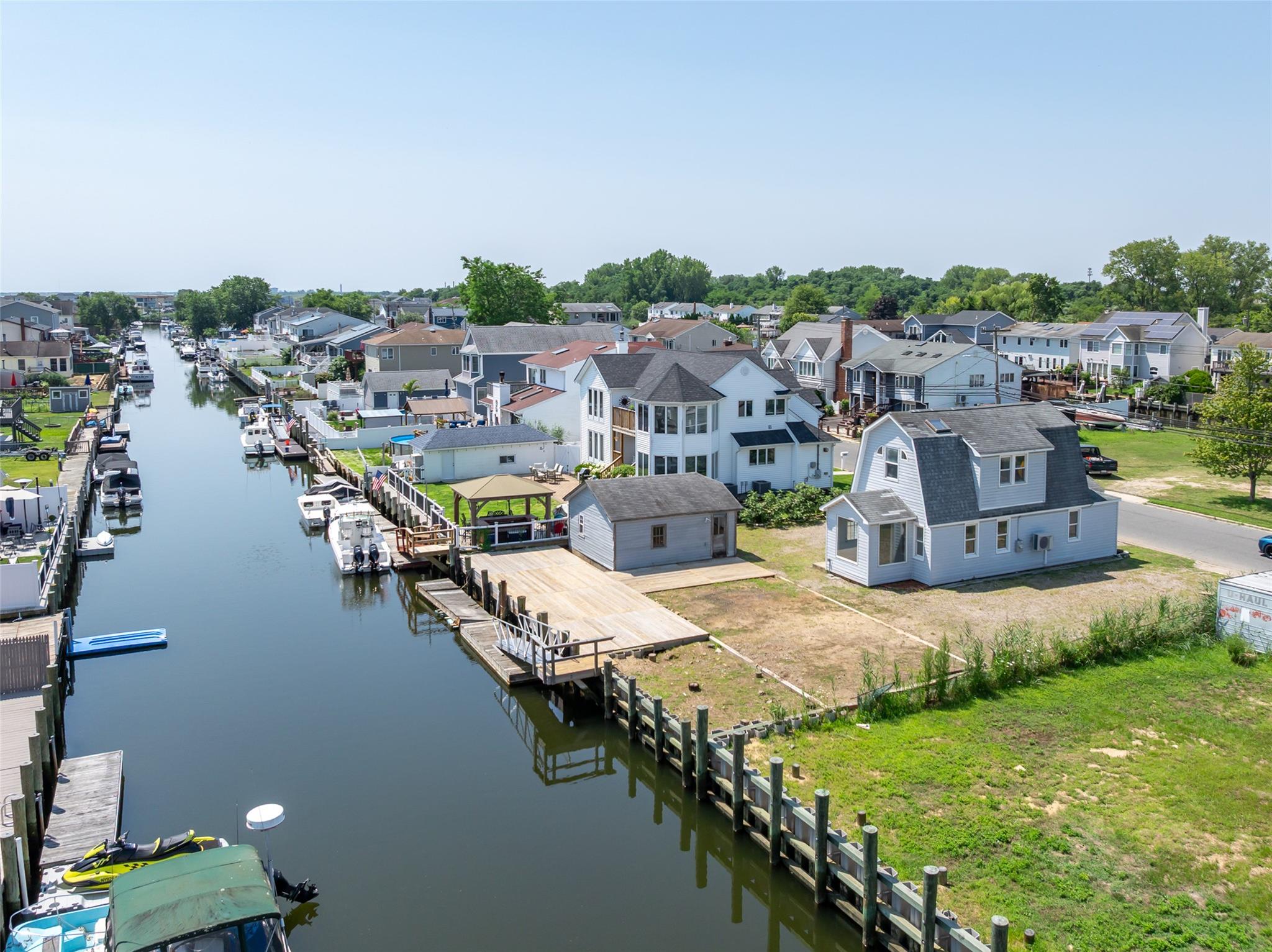 Seaford, New York, 11783, United States, 3 Bedrooms Bedrooms, ,2 BathroomsBathrooms,Residential,For Sale,1908312