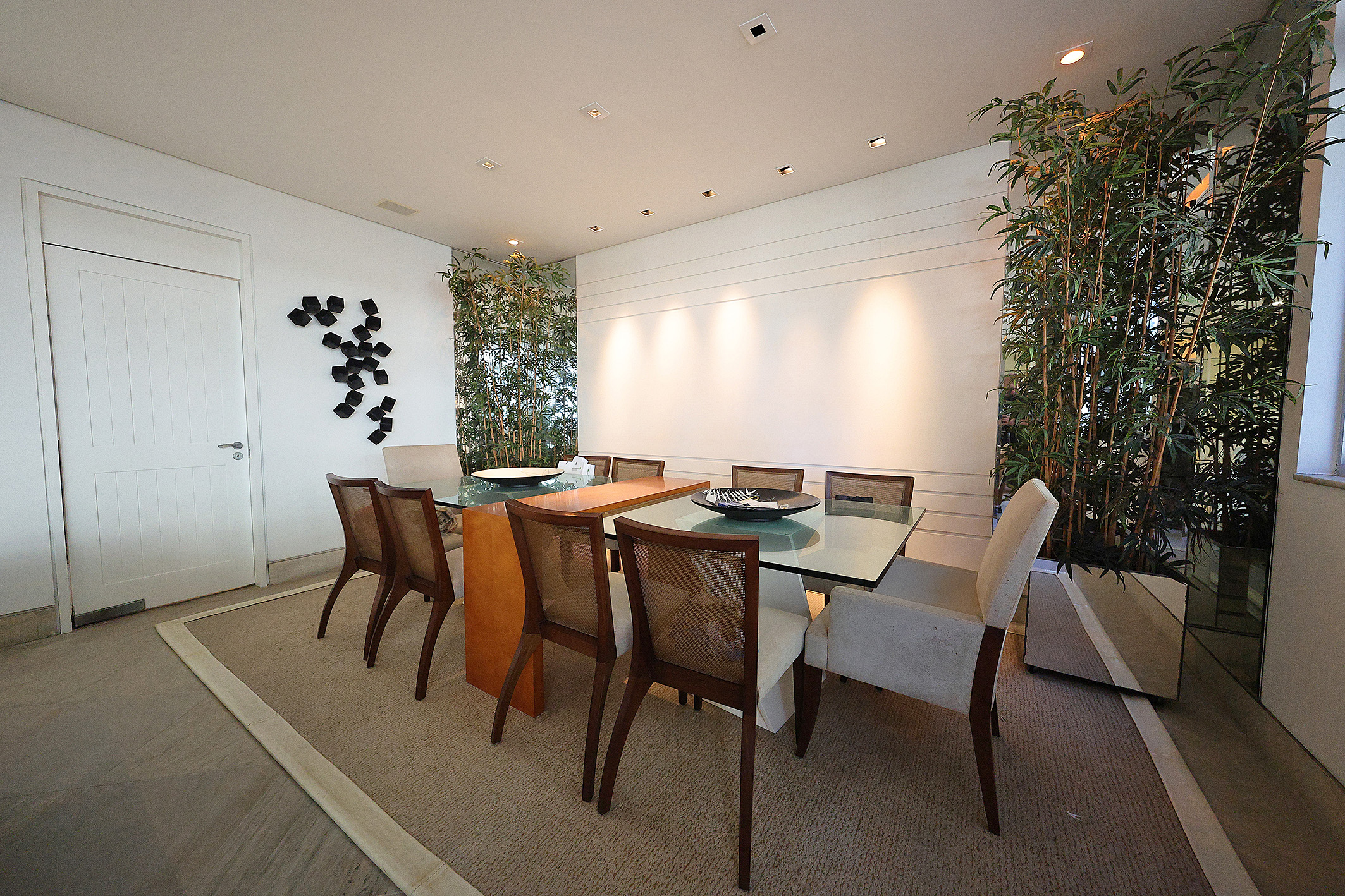  Circular floor plan apartment one block from the beach - 物件實景