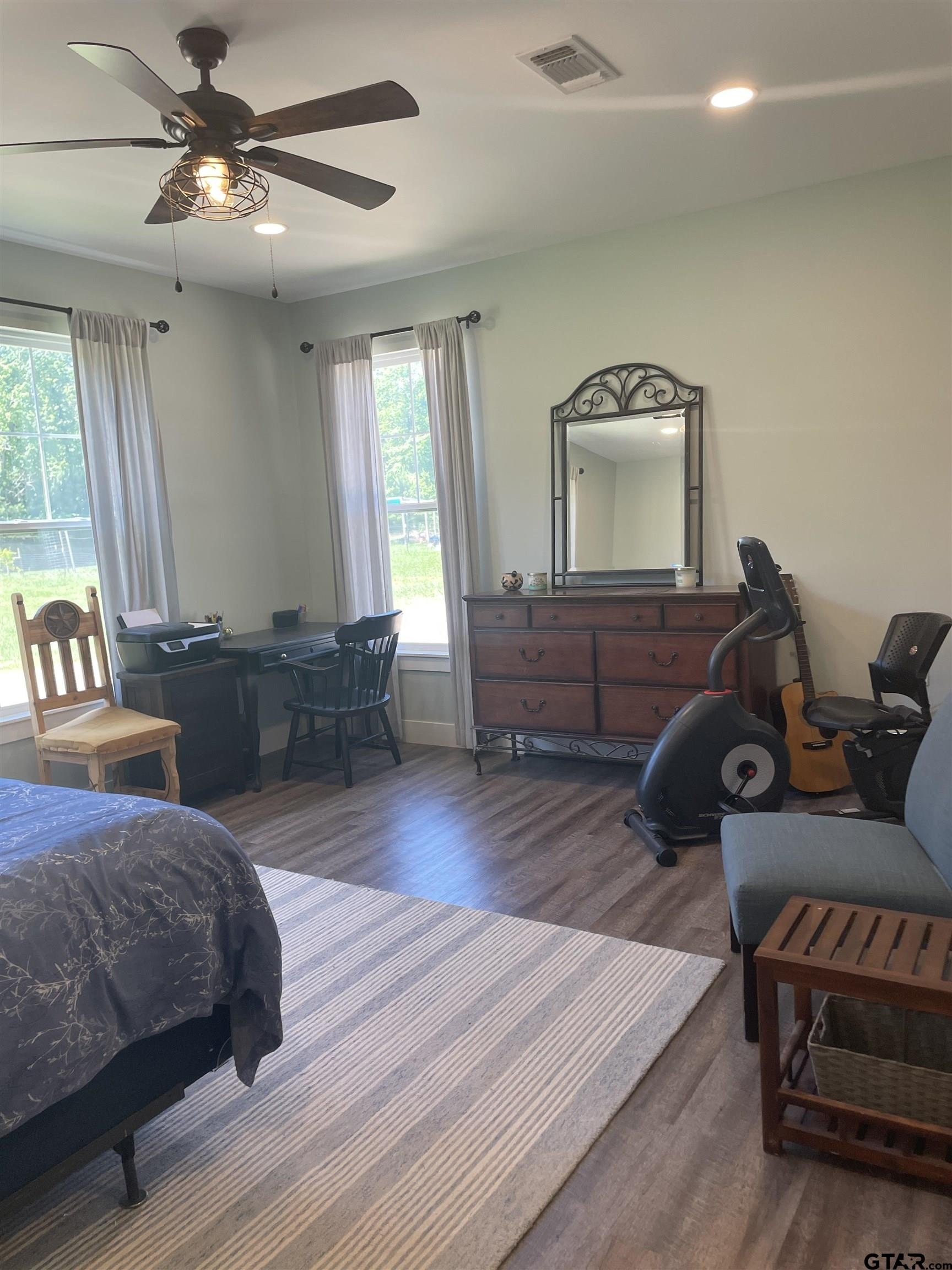 Pittsburg, Texas, 75686, United States, 3 Bedrooms Bedrooms, ,3 BathroomsBathrooms,Residential,For Sale,1982891