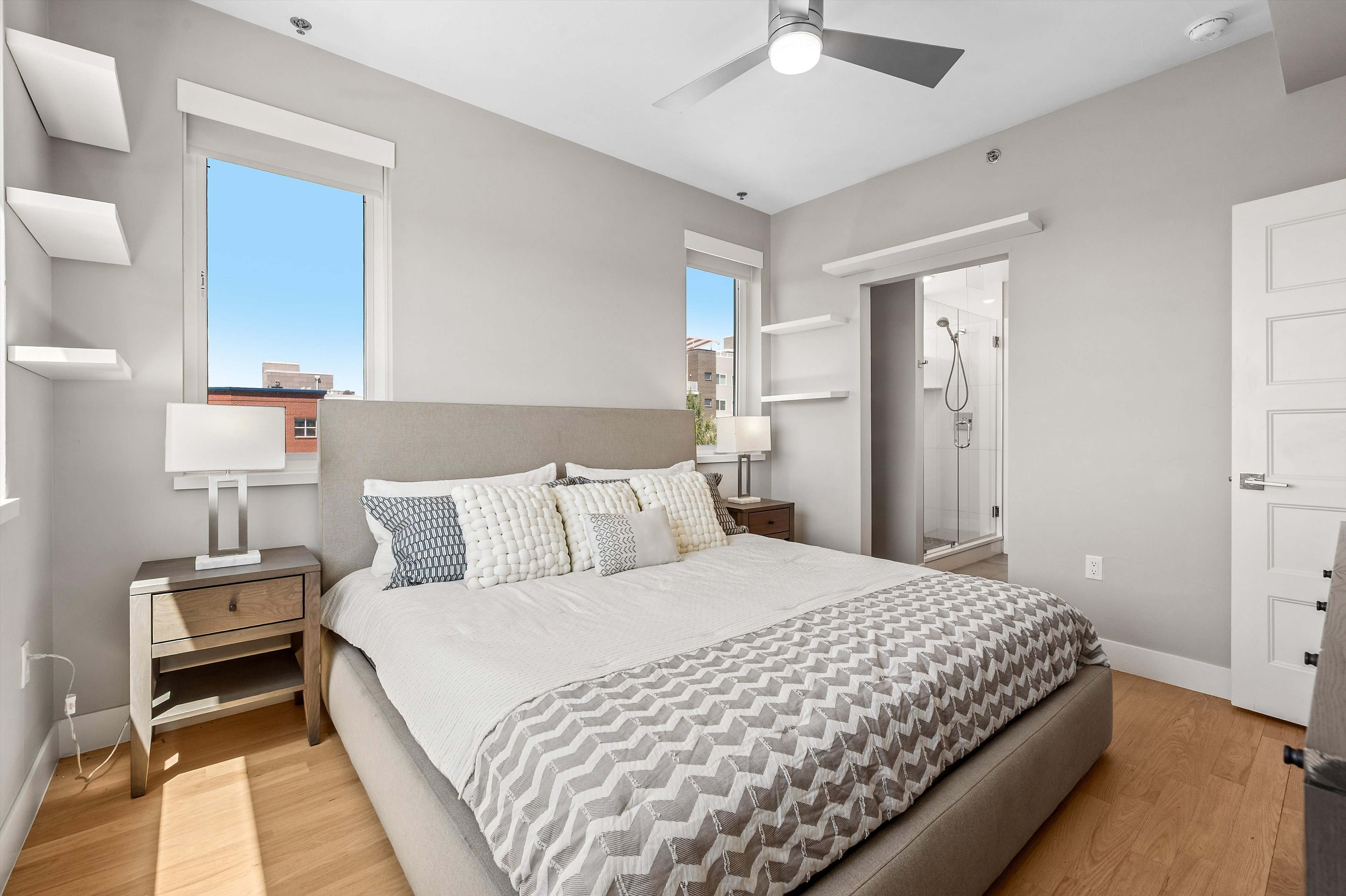  Condo Perched Above Jefferson Park with Rooftop Deck - 物件實景