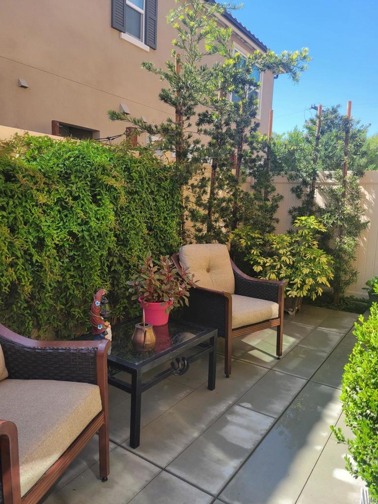 Simi Valley, California, 93065, United States, 2 Bedrooms Bedrooms, ,3 BathroomsBathrooms,Residential,For Sale,2040698