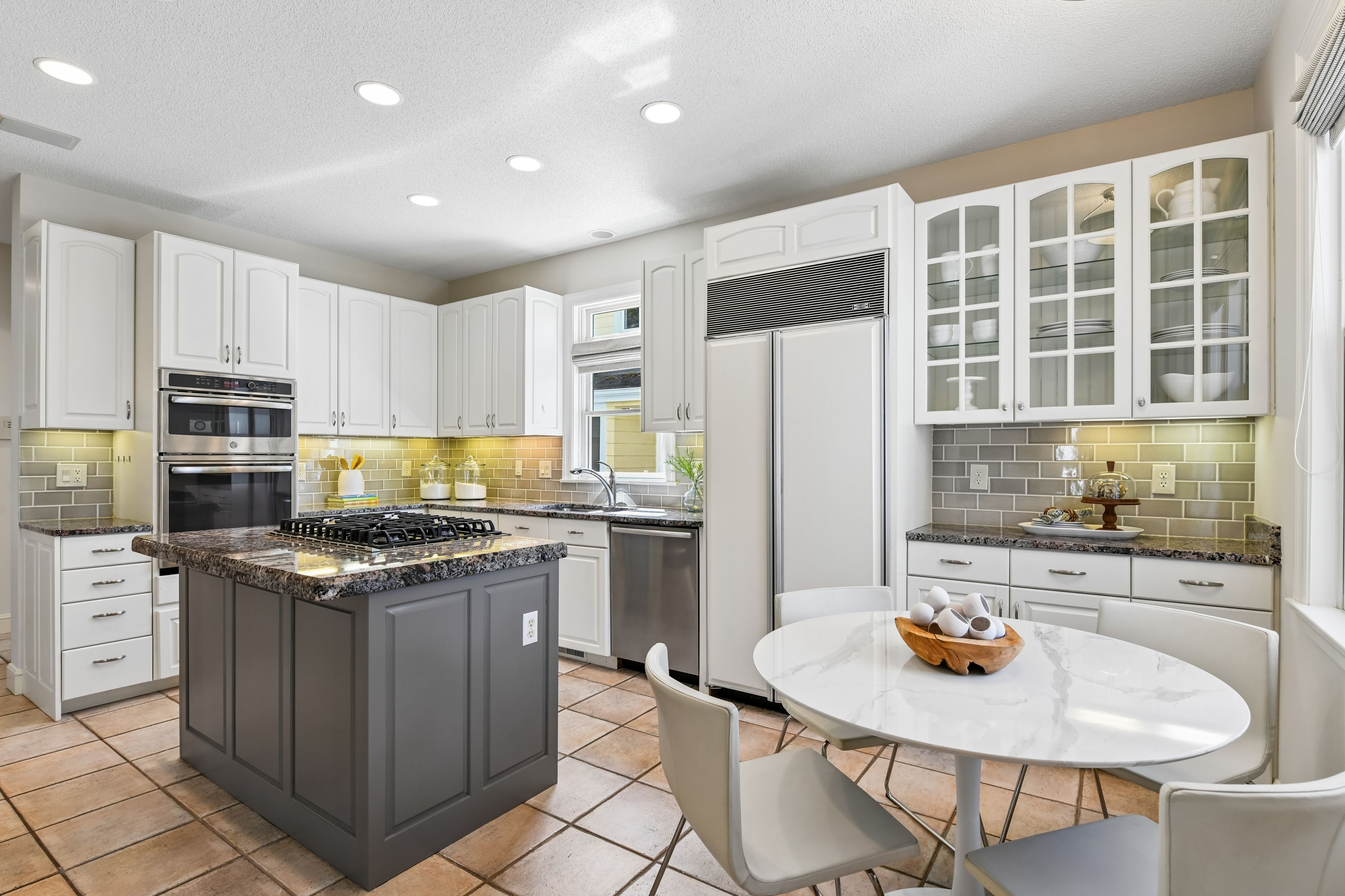  Beautifully Maintained Home in Golf Terrace - 物件實景