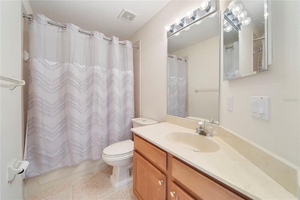 Orlando, Florida, 32836, United States, 5 Bedrooms Bedrooms, ,4 BathroomsBathrooms,Residential,For Sale,1989643