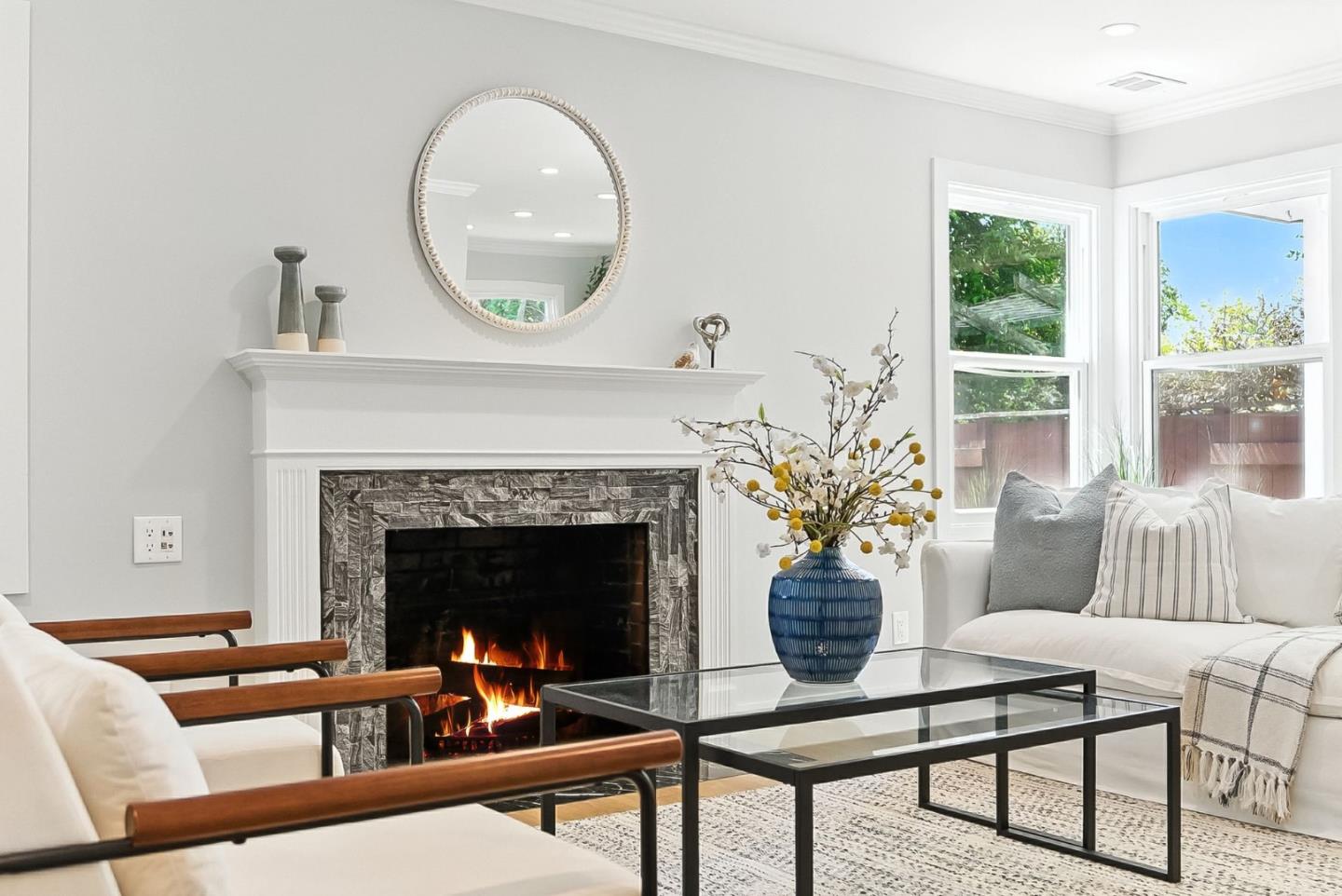 Redwood City, California, 94063, United States, 2 Bedrooms Bedrooms, ,1 BathroomBathrooms,Residential,For Sale,1885449