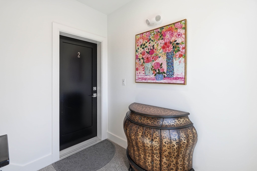 Wakefield, Massachusetts, 01880, United States, 2 Bedrooms Bedrooms, ,3 BathroomsBathrooms,Residential,For Sale,2036926