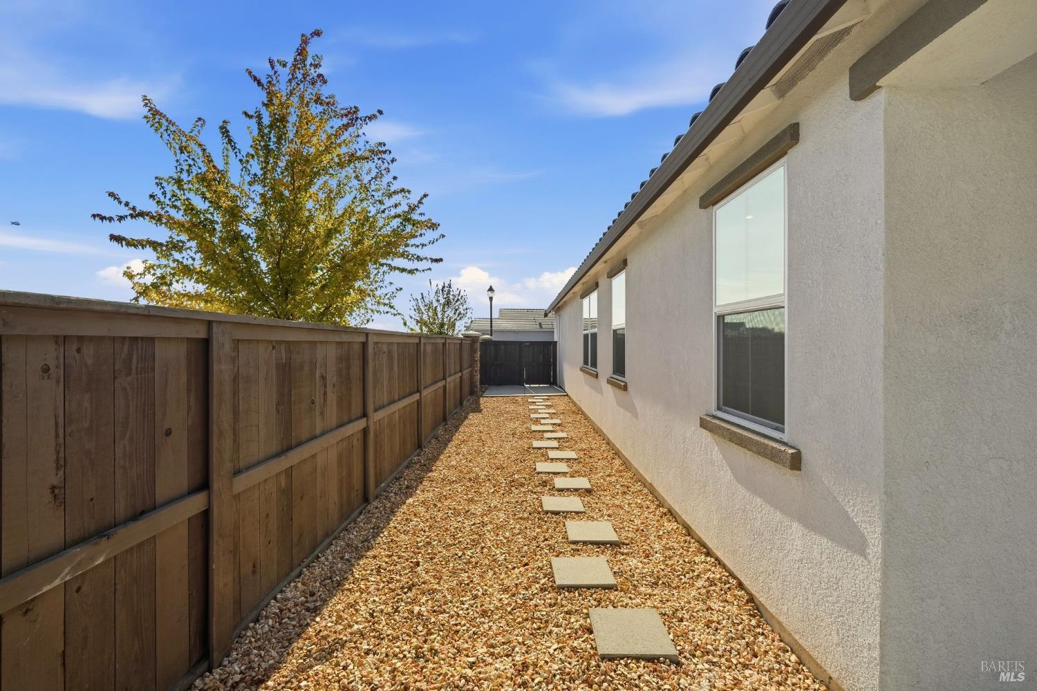 Dixon, California, 95620, United States, 2 Bedrooms Bedrooms, ,2 BathroomsBathrooms,Residential,For Sale,2005407