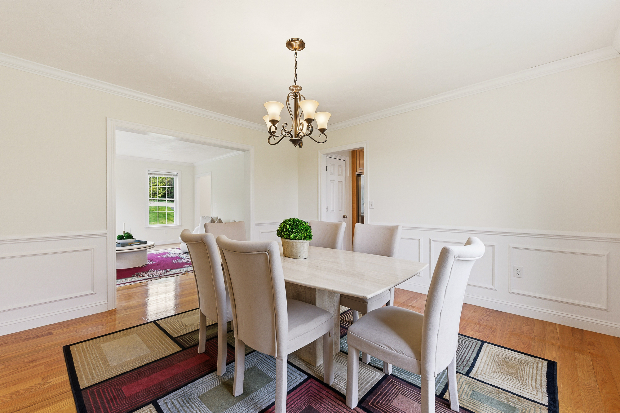  8 Victoria Circle, Shrewsbury, MA 01545 - 物件實景