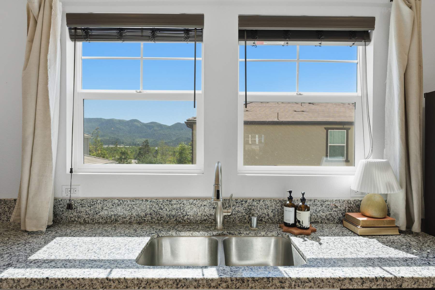  512 Mulberry Lane, Fillmore - 物件實景