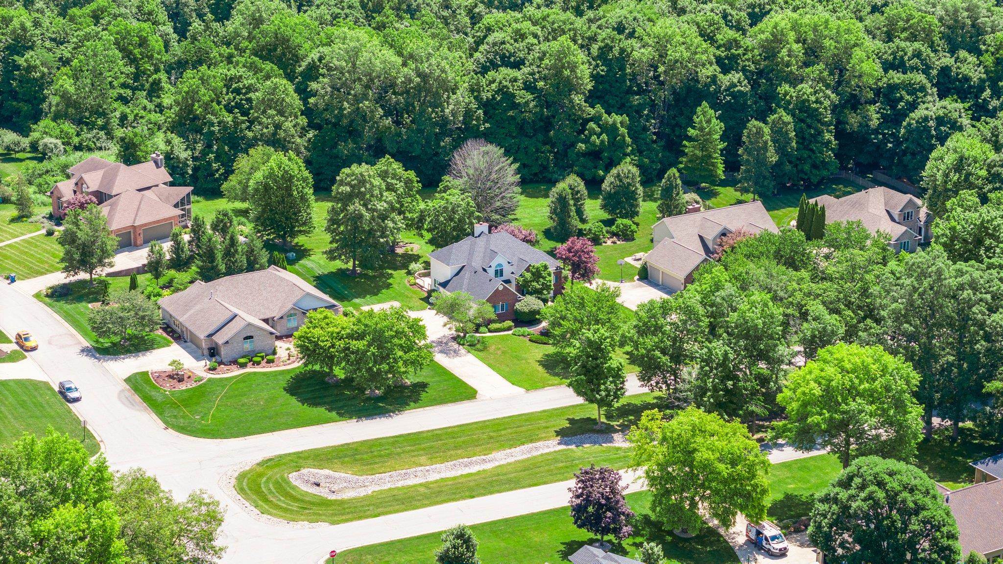Roanoke, Indiana, 46783, United States, 5 Bedrooms Bedrooms, ,4 BathroomsBathrooms,Residential,For Sale,1913687
