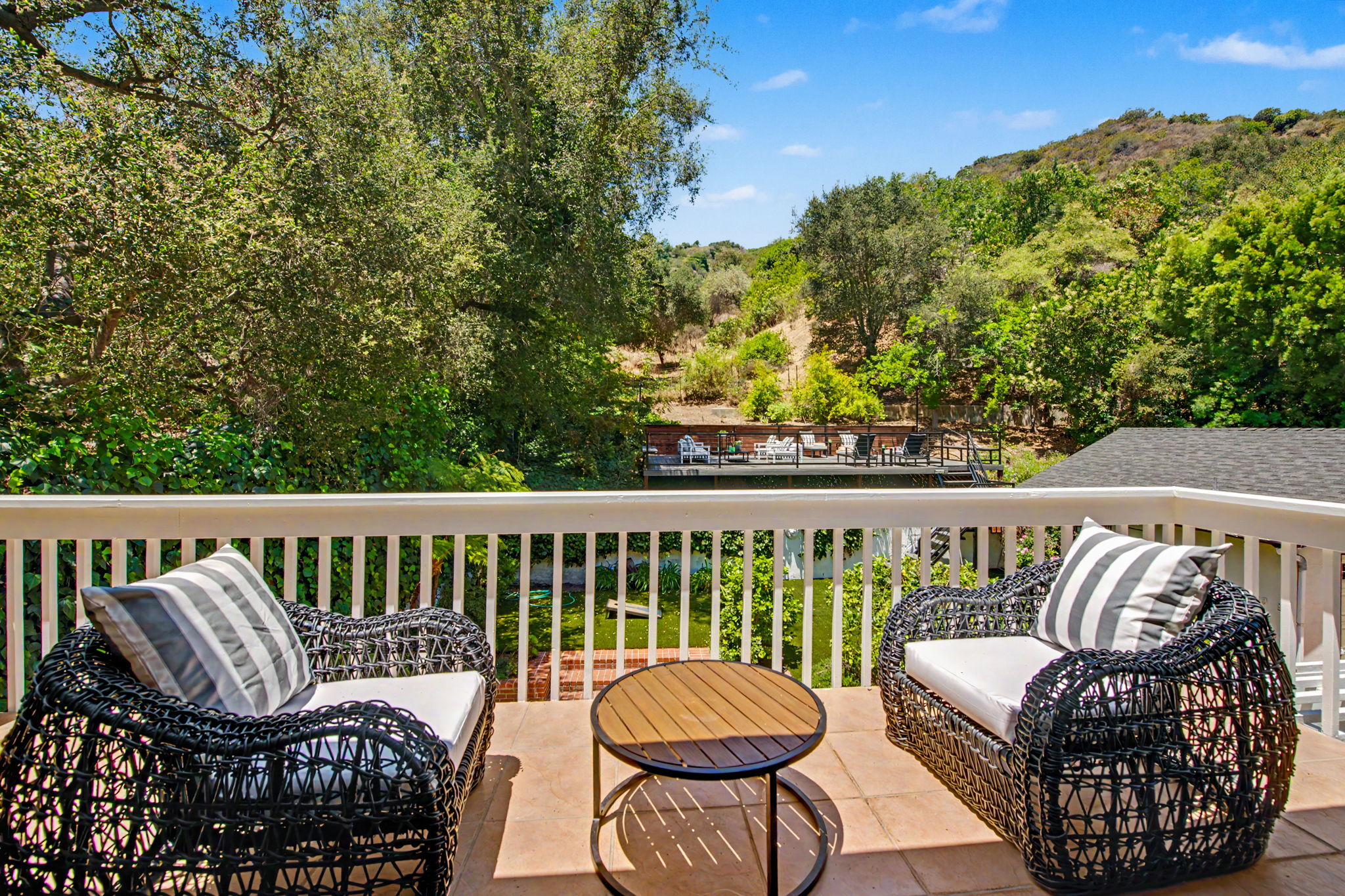  2411 Benedict Canyon Dr - 物件實景