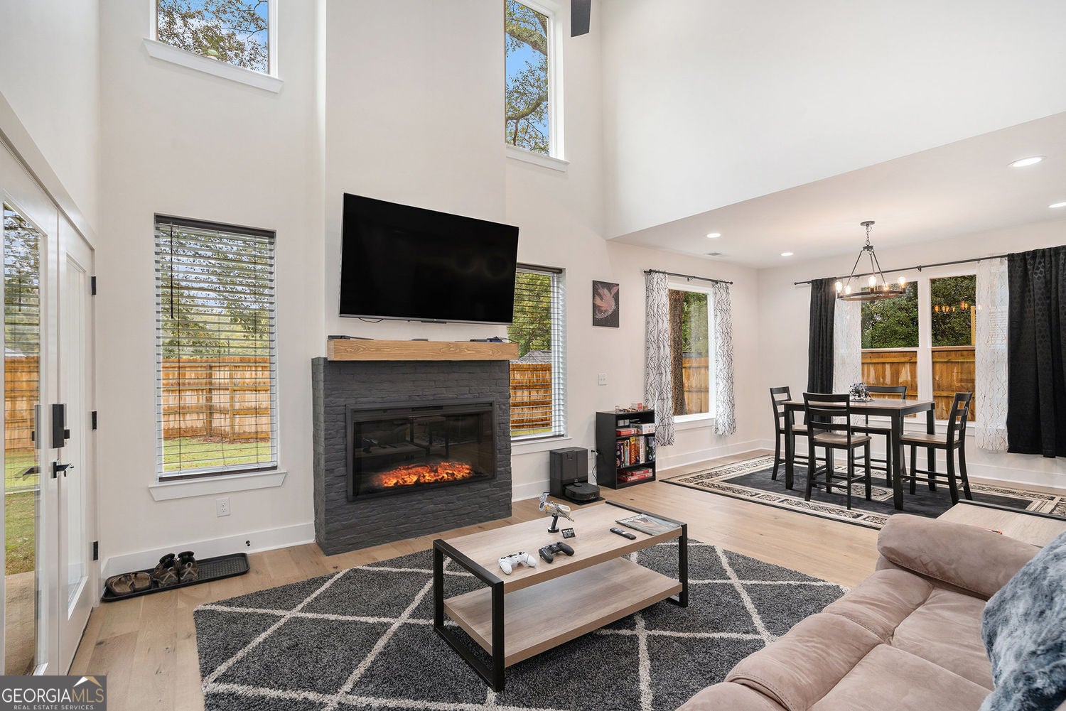 Marietta, Georgia, 30060, United States, 4 Bedrooms Bedrooms, ,4 BathroomsBathrooms,Residential,For Sale,1973518