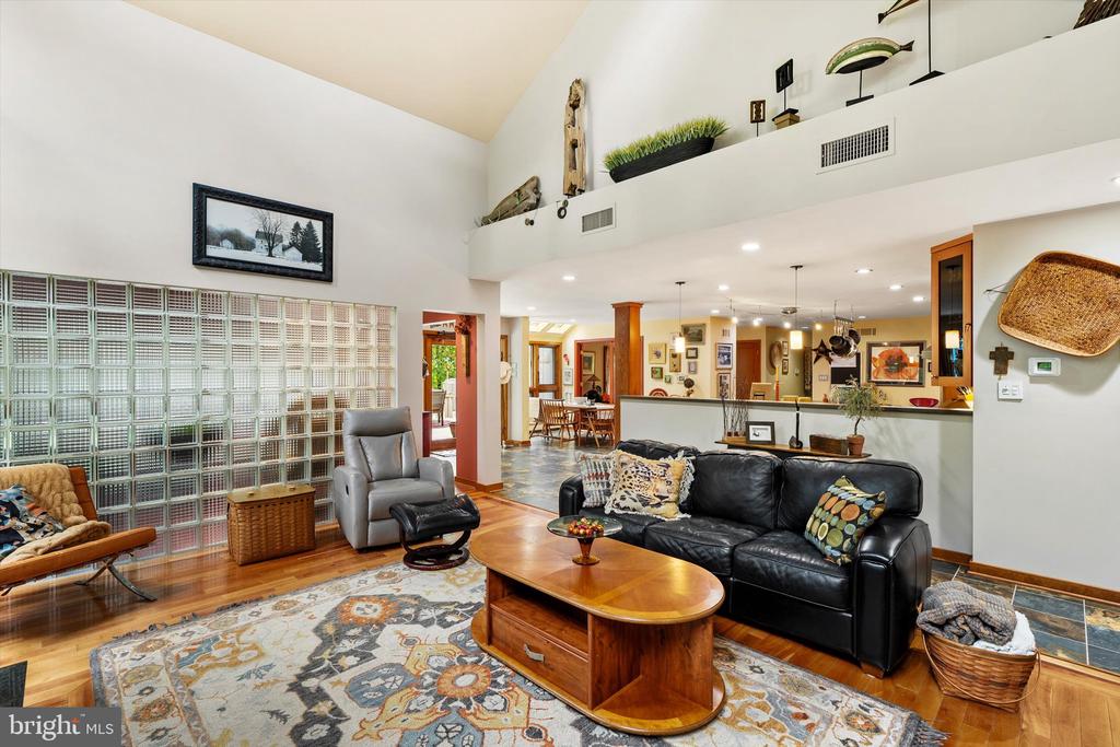 Wrightstown, New Jersey, 08562, United States, 5 Bedrooms Bedrooms, ,4 BathroomsBathrooms,Residential,For Sale,2048850