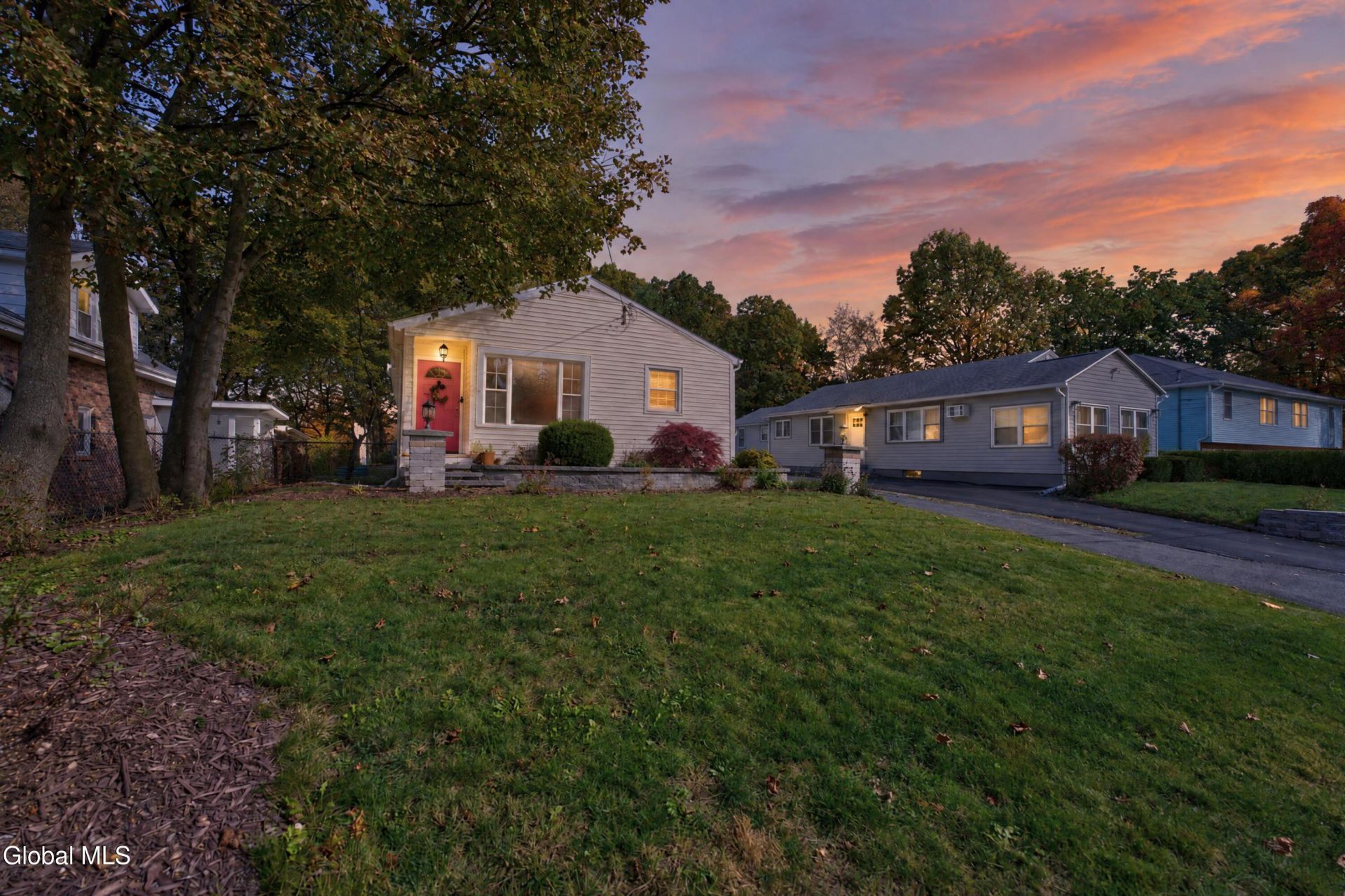 Luther St, Troy, NY 12180 #1