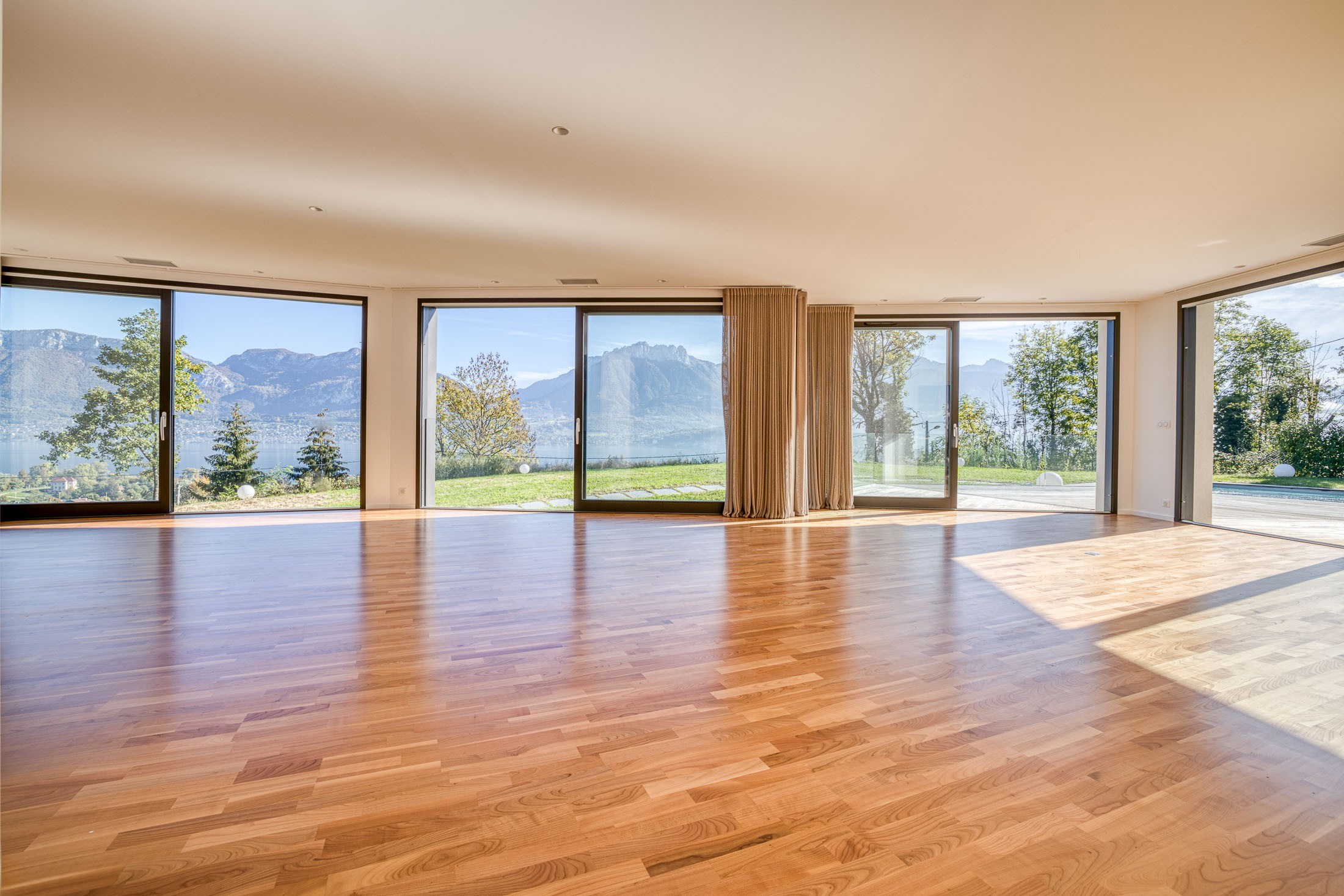  Exceptional Villa in Sévrier: Serenity, Luxury, Prestige & Exclusivity - 物件實景