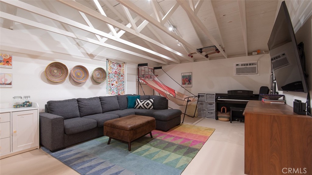 Agoura Hills, California, 91301, United States, 3 Bedrooms Bedrooms, ,1 BathroomBathrooms,Residential,For Sale,1992879