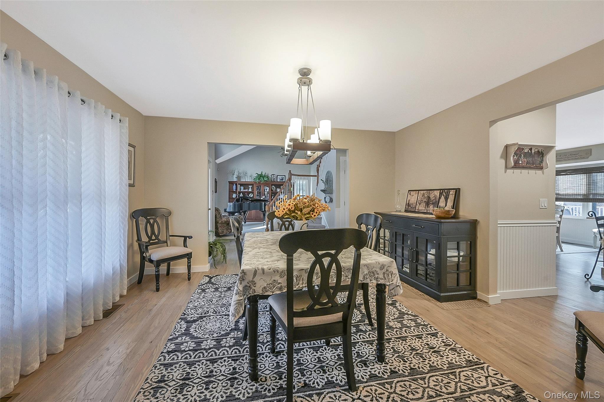 Wading River, New York, 11792, United States, 4 Bedrooms Bedrooms, ,3 BathroomsBathrooms,Residential,For Sale,2002958