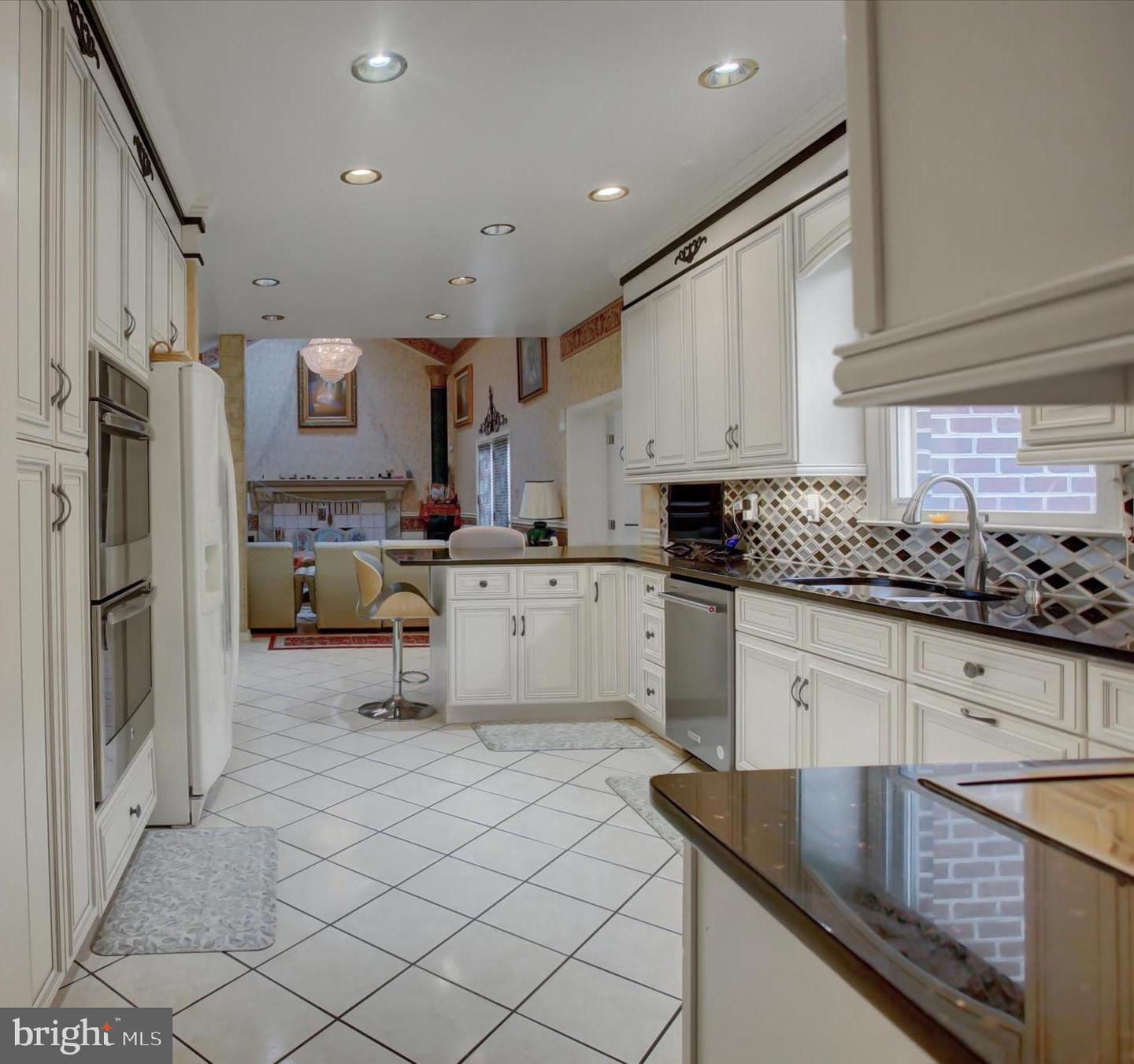 Chambersburg, Pennsylvania, 17202, United States, 5 Bedrooms Bedrooms, ,6 BathroomsBathrooms,Residential,For Sale,1989609