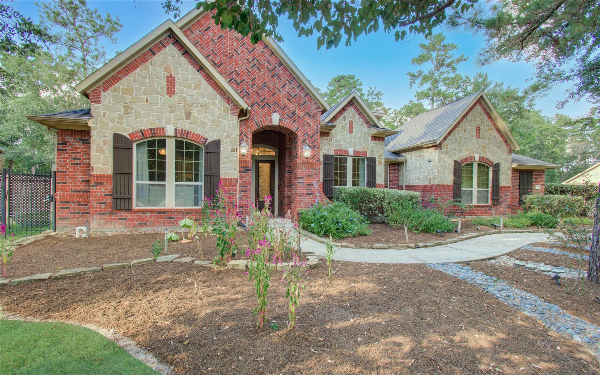 Conroe, Texas, 77302, United States, 4 Bedrooms Bedrooms, ,4 BathroomsBathrooms,Residential,For Sale,1982610