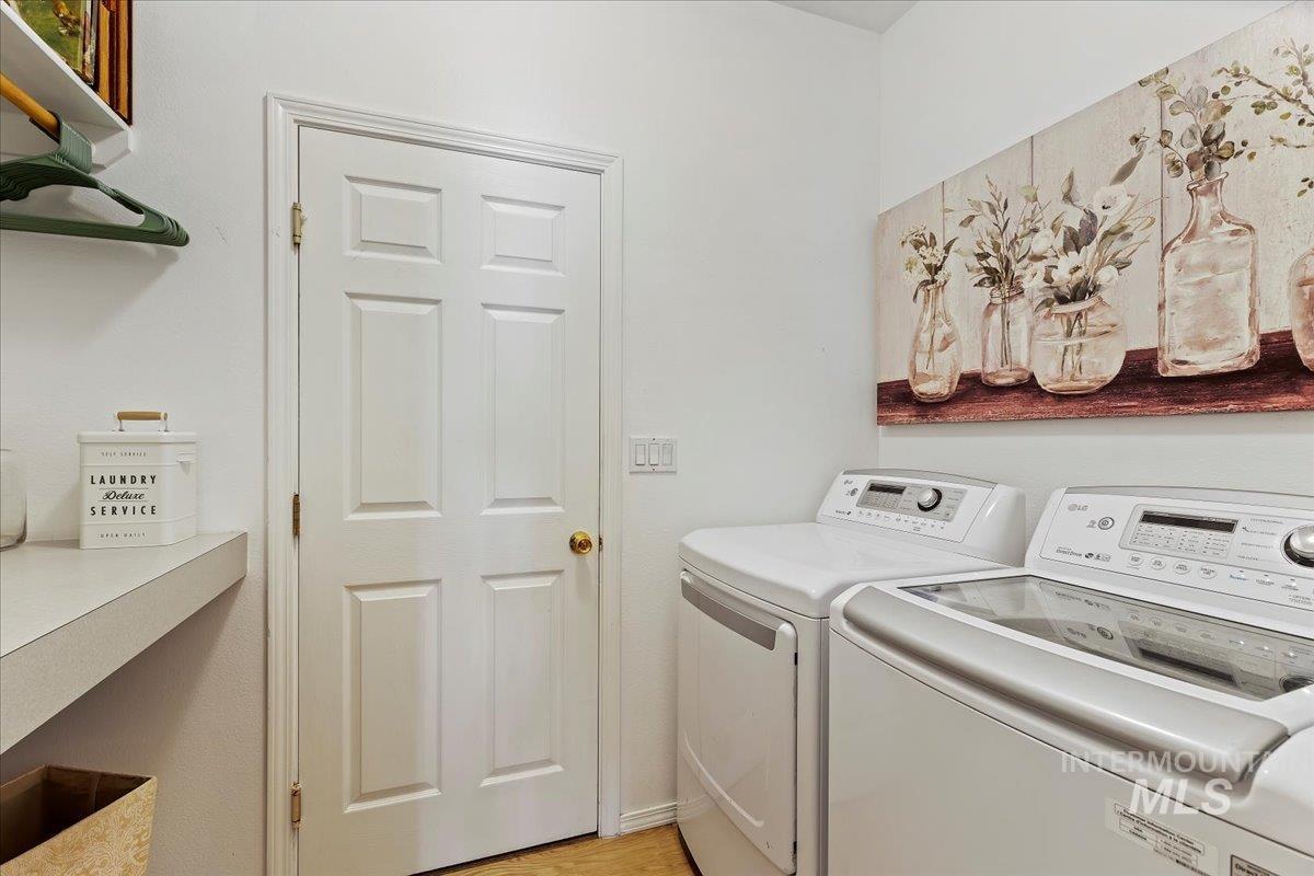 Nampa, Idaho, 83686-8635, United States, 4 Bedrooms Bedrooms, ,4 BathroomsBathrooms,Residential,For Sale,1907739