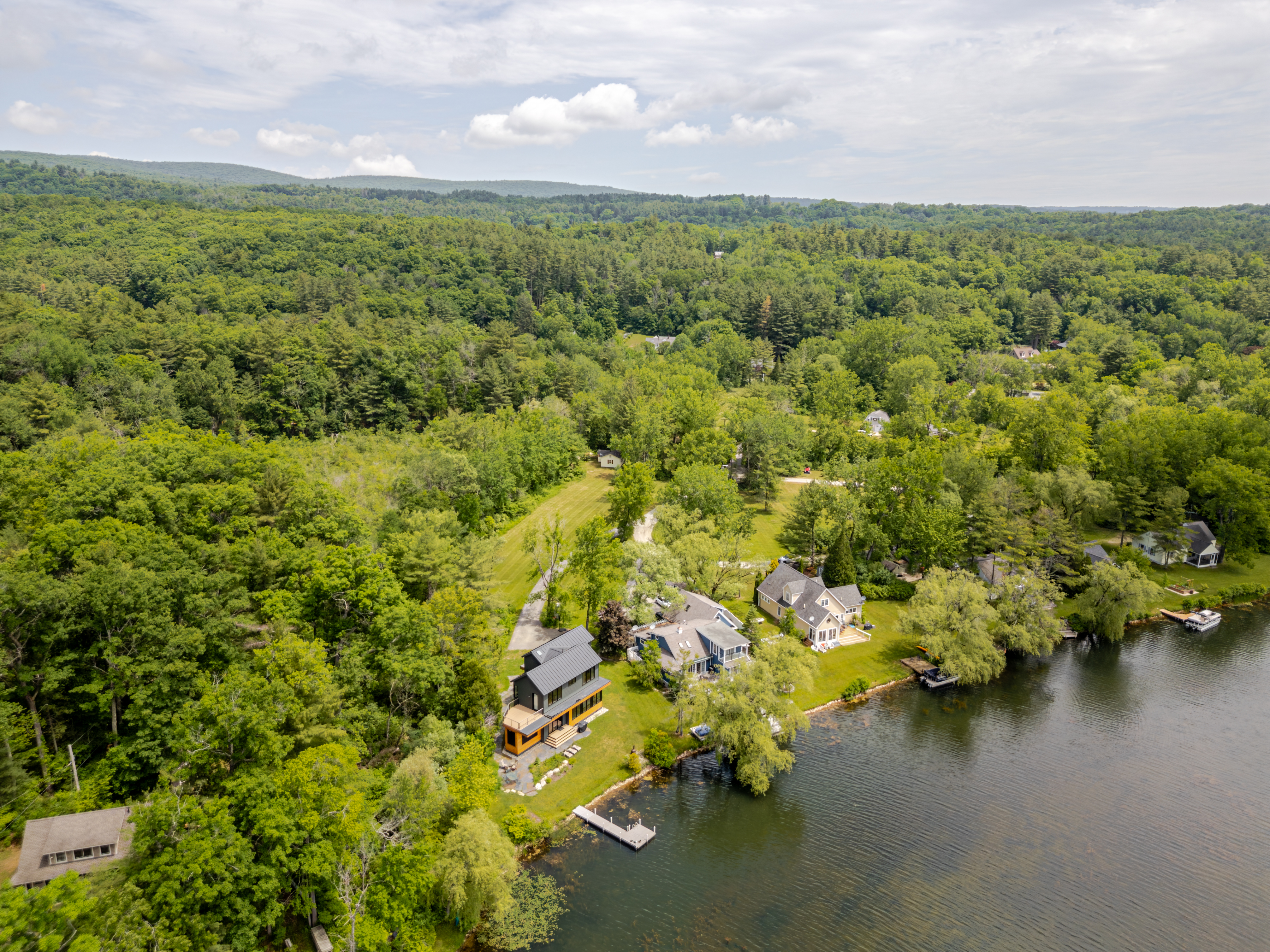  Berkshire Lakeside Living: 2-Acres and a Cottage by the Lake - 物件實景