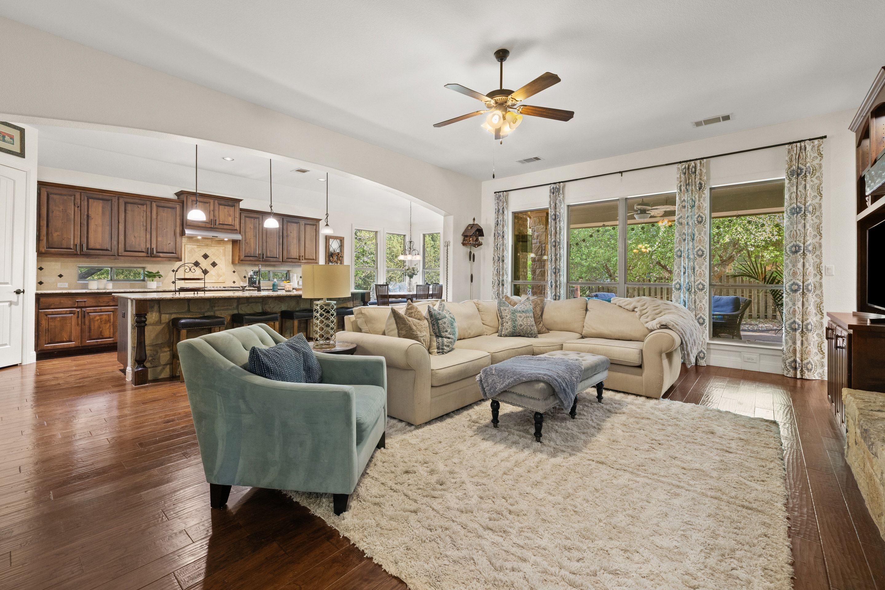  Refined Rocky Creek Living with Private Backyard Oasis - 物件實景