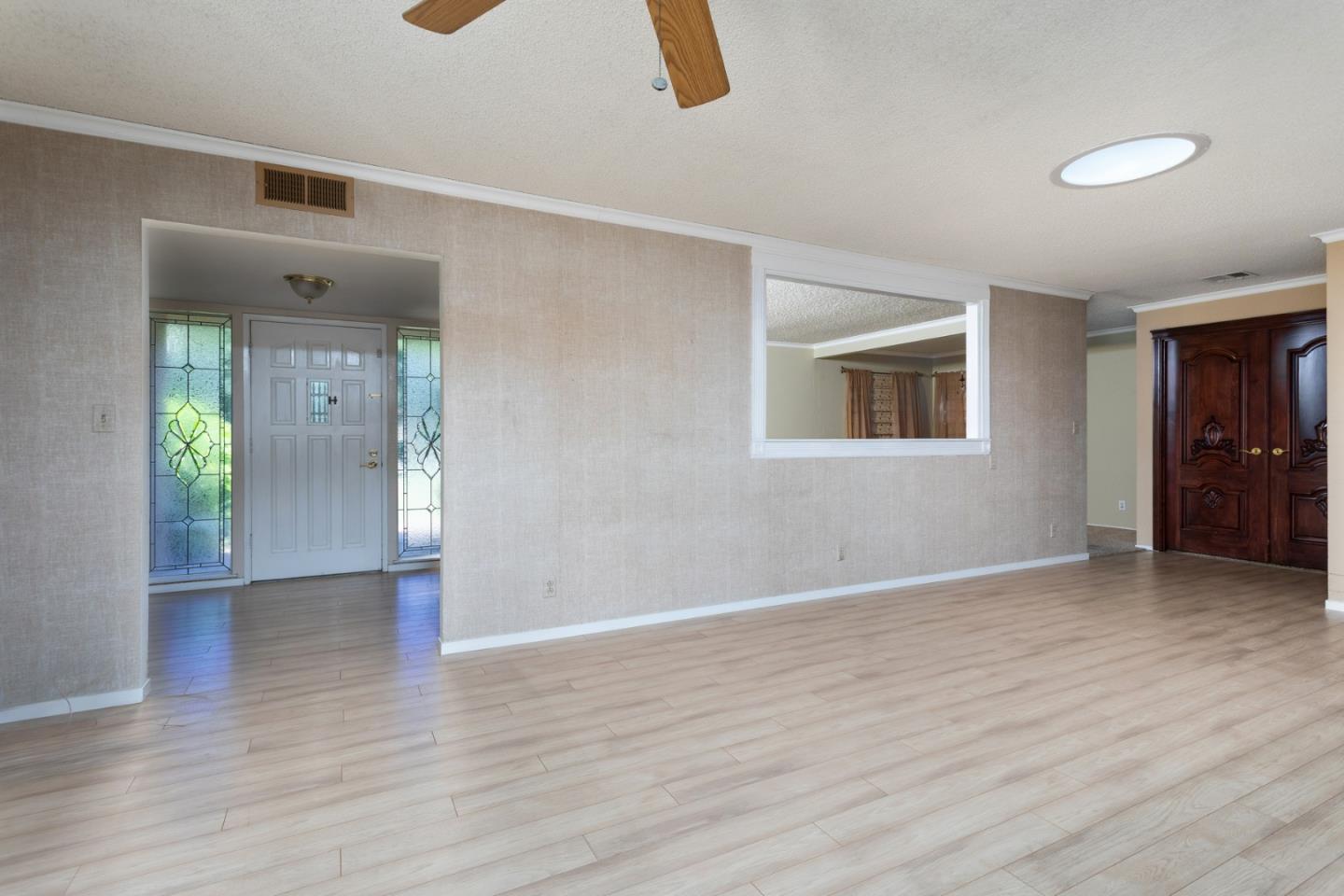 Clovis, California, 93611, United States, 4 Bedrooms Bedrooms, ,2 BathroomsBathrooms,Residential,For Sale,1907507