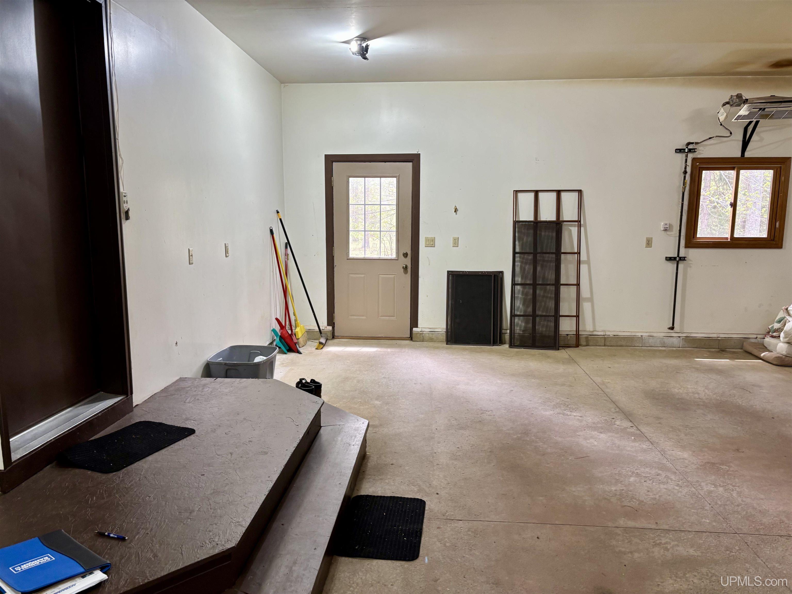 Marquette, Michigan, 49855, United States, 4 Bedrooms Bedrooms, ,3 BathroomsBathrooms,Residential,For Sale,1849824