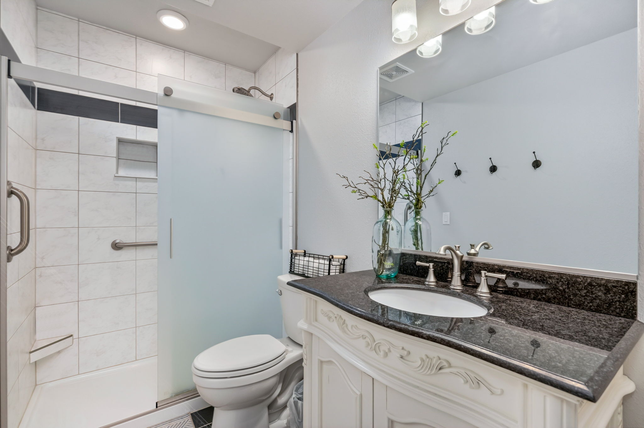  Great 2 Story With Main Floor Master Located Between Raindance and Pelican Lakes - 物件實景