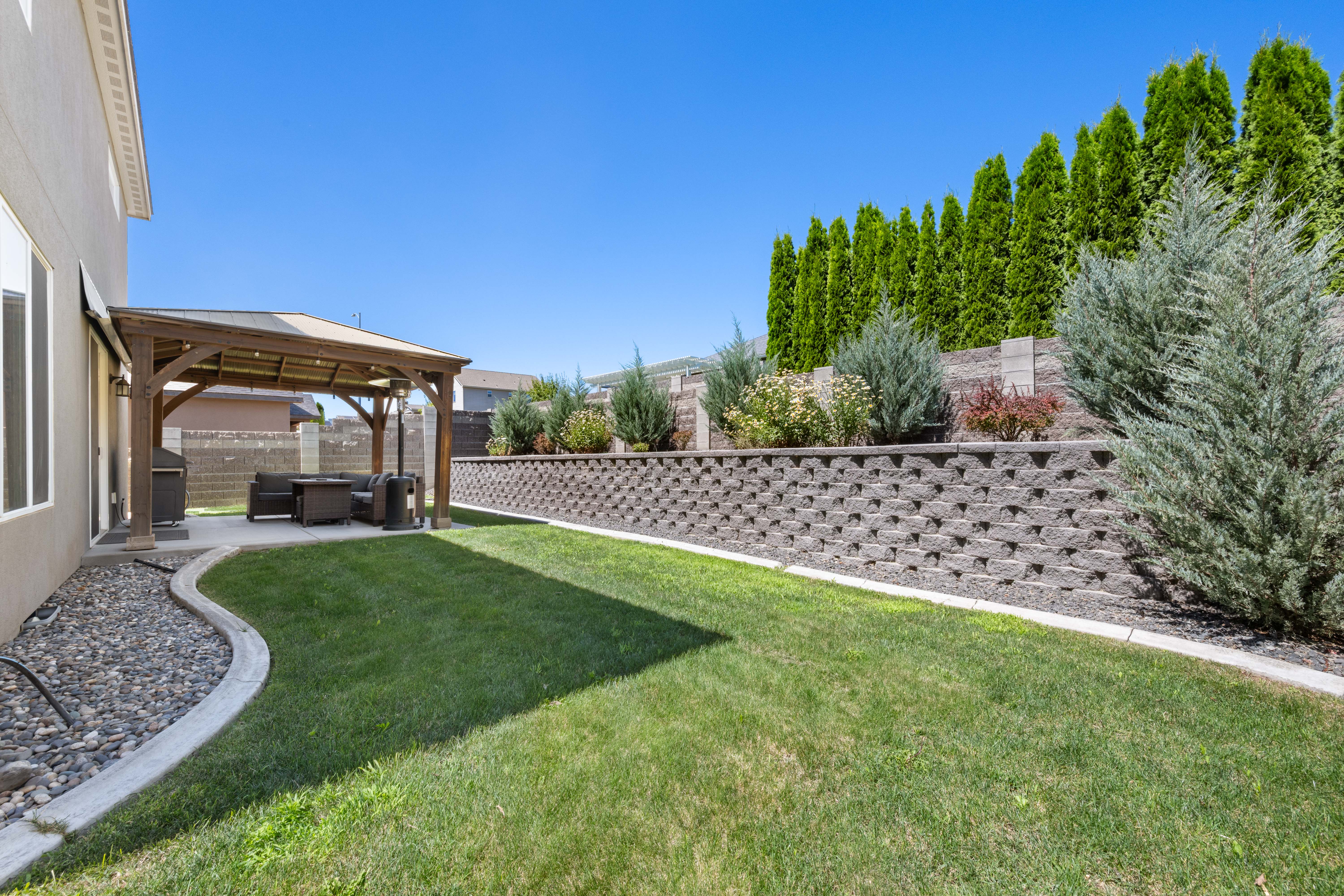  Immaculate Home Private Back yard, Bonus Room - 物件實景