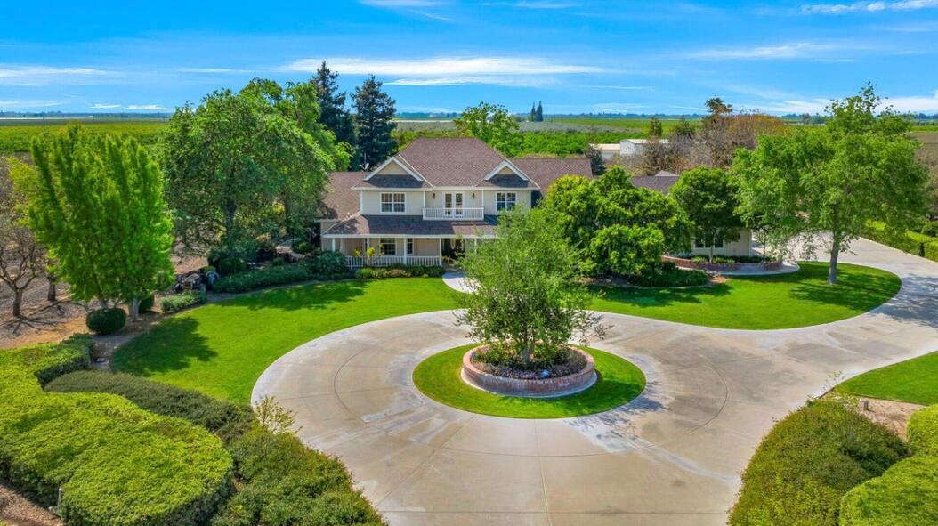 Exeter, California, 93221, United States, 4 Bedrooms Bedrooms, ,5 BathroomsBathrooms,Residential,For Sale,1981903