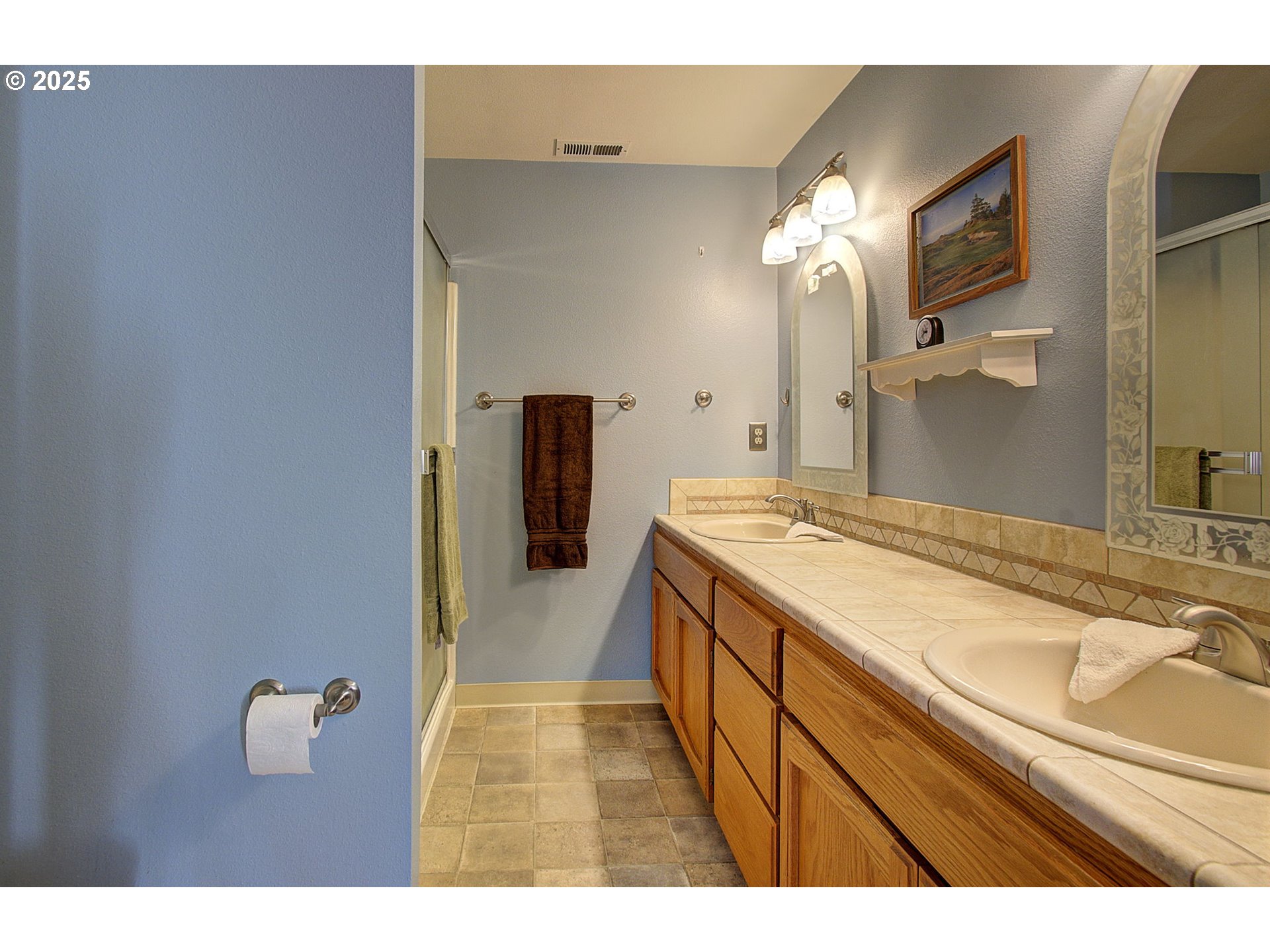 Vancouver, Washington, 98682, United States, 5 Bedrooms Bedrooms, ,2 BathroomsBathrooms,Residential,For Sale,1960413