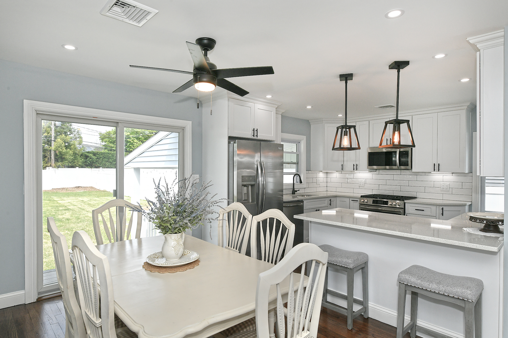 Farmingdale, New York, 11735, United States, 3 Bedrooms Bedrooms, ,2 BathroomsBathrooms,Residential,For Sale,1928376