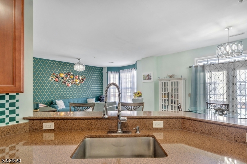 Belleville Twp., New Jersey, 07109, United States, 2 Bedrooms Bedrooms, ,3 BathroomsBathrooms,Residential,For Sale,1960991