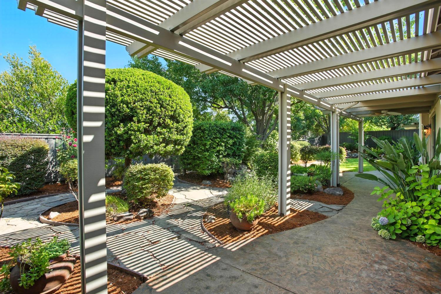 Roseville, California, 95661, United States, 4 Bedrooms Bedrooms, ,3 BathroomsBathrooms,Residential,For Sale,1934690