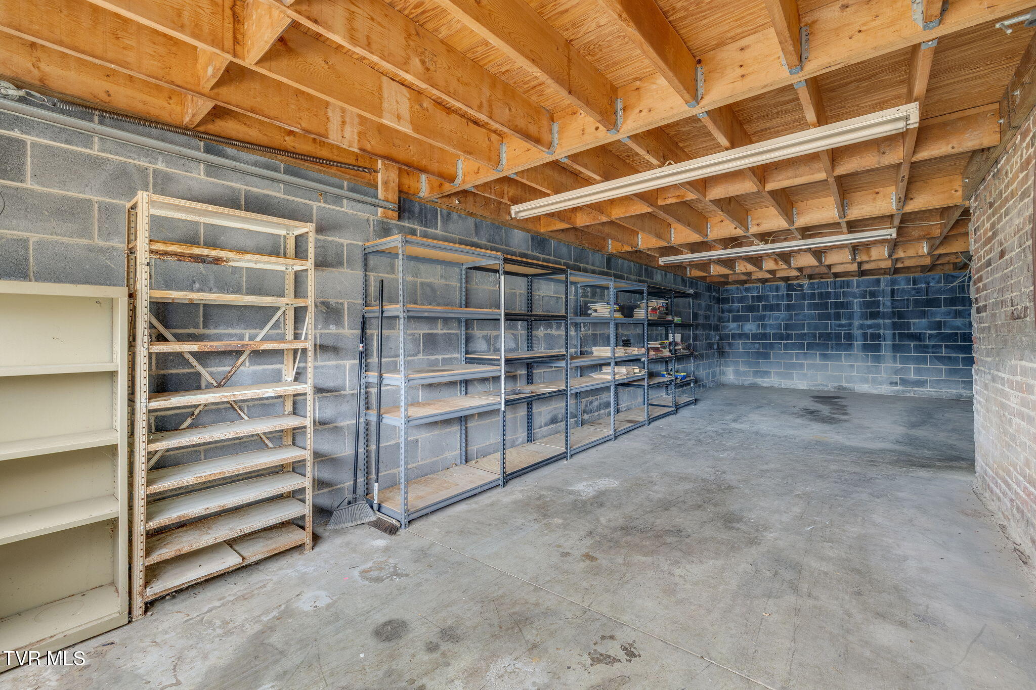 Bristol, Tennessee, 37620, United States, 4 Bedrooms Bedrooms, ,5 BathroomsBathrooms,Residential,For Sale,2005262