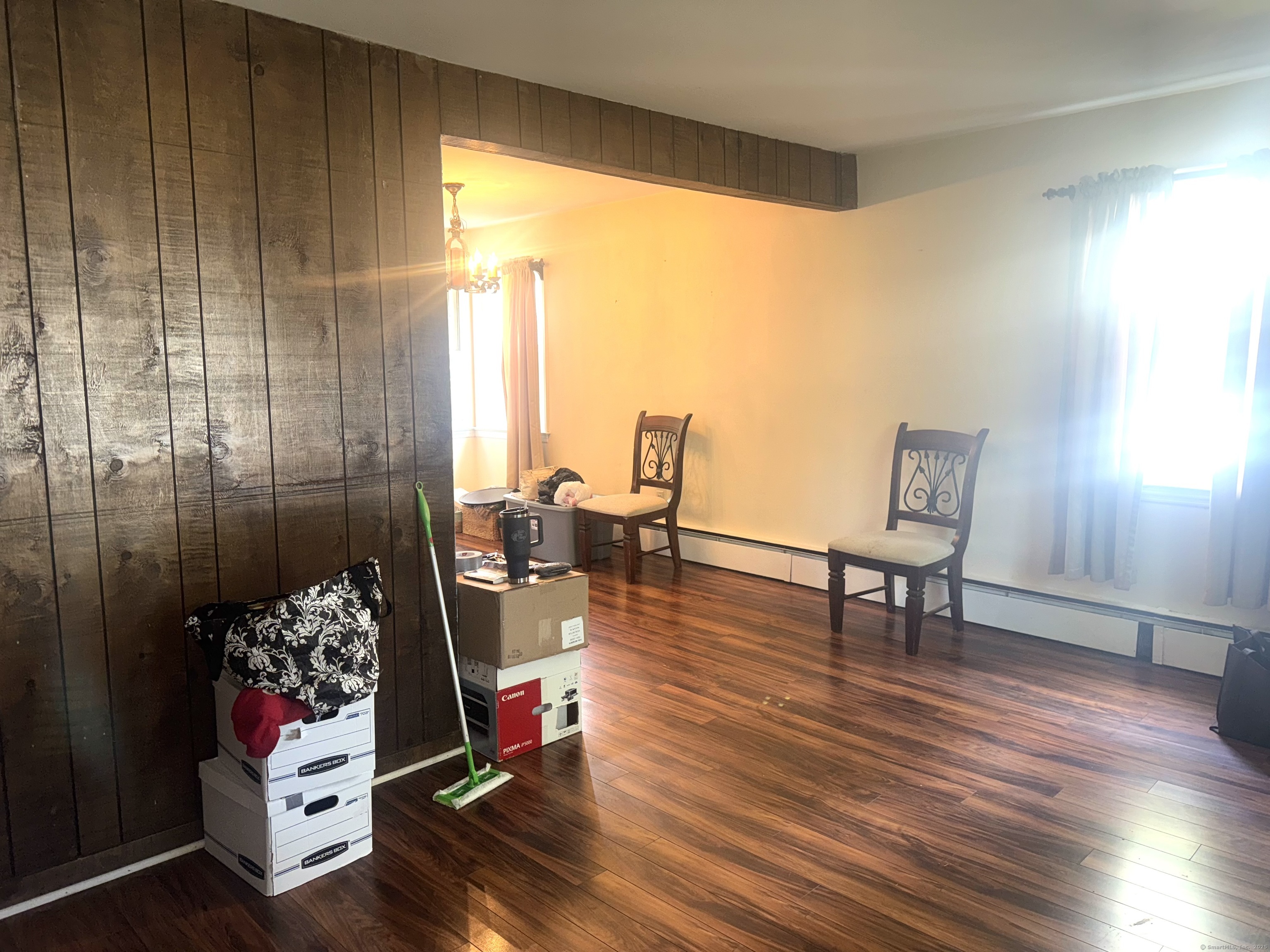 Norwalk, Connecticut, 06851, United States, 3 Bedrooms Bedrooms, ,2 BathroomsBathrooms,Residential,For Sale,1941745