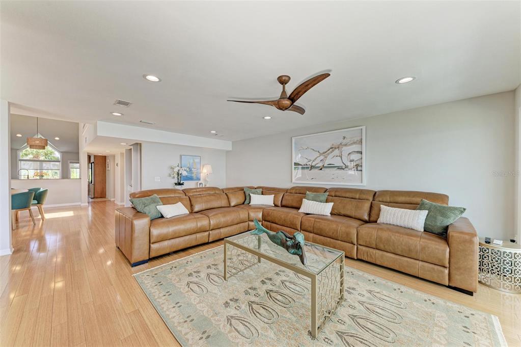 Bradenton, Florida, 34210, United States, 2 Bedrooms Bedrooms, ,2 BathroomsBathrooms,Residential,For Sale,1897662