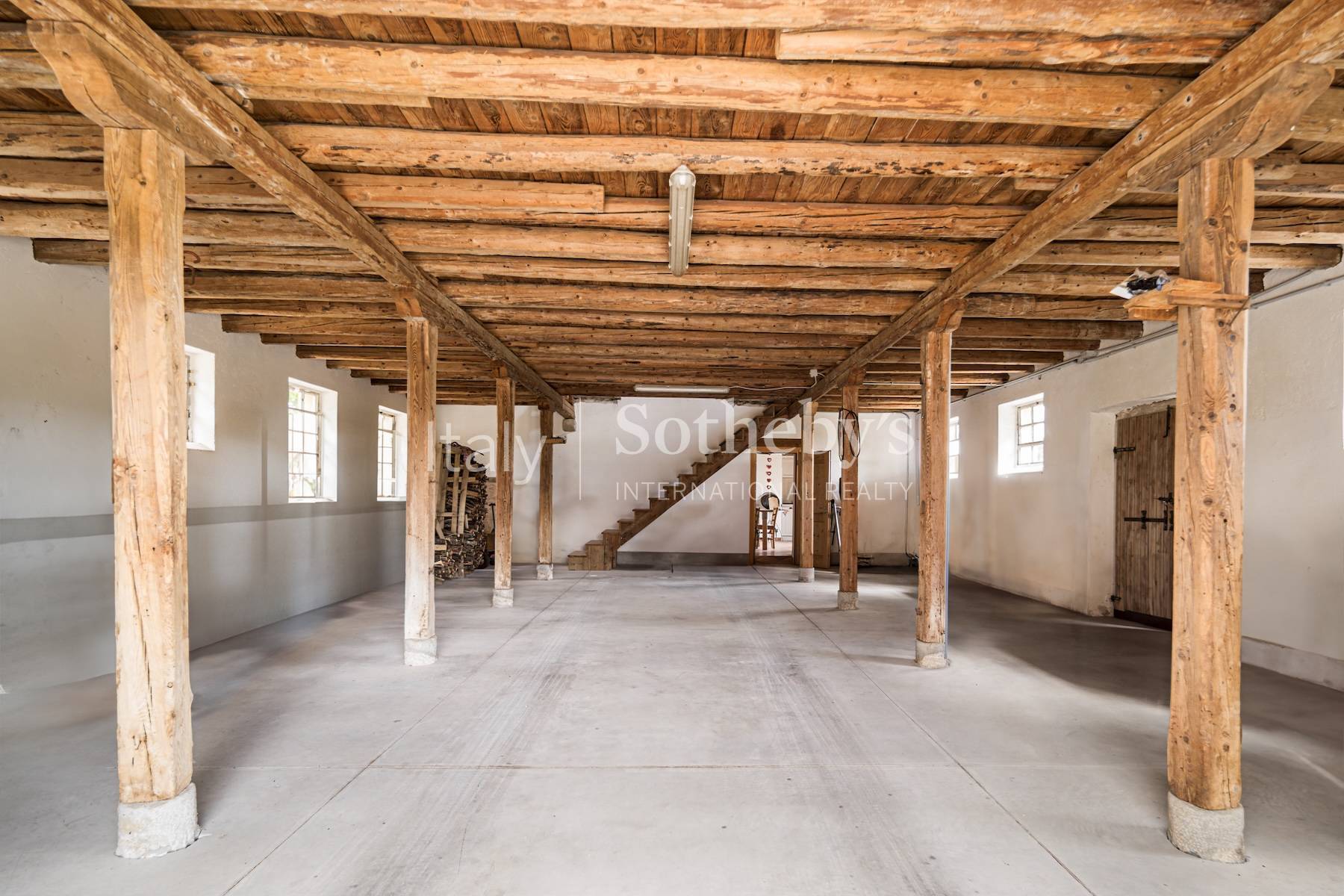  Restored farmhouse with hillside estate - 物件實景
