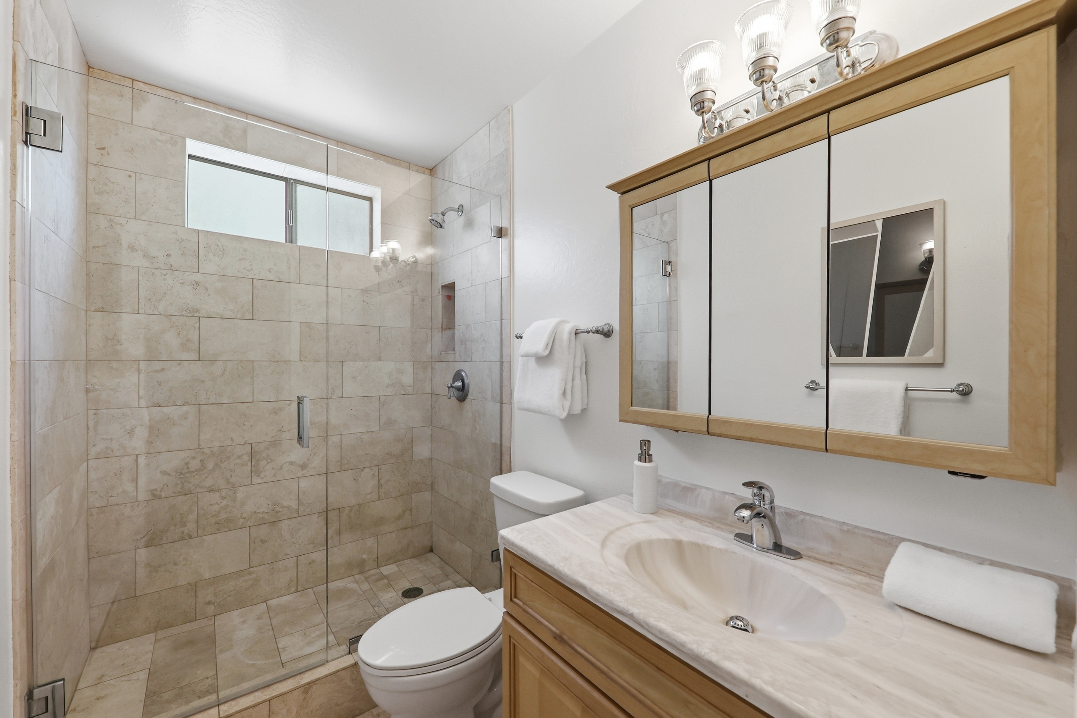  Convenient Ground-Floor Condo in the Heart of San Carlos - 物件實景