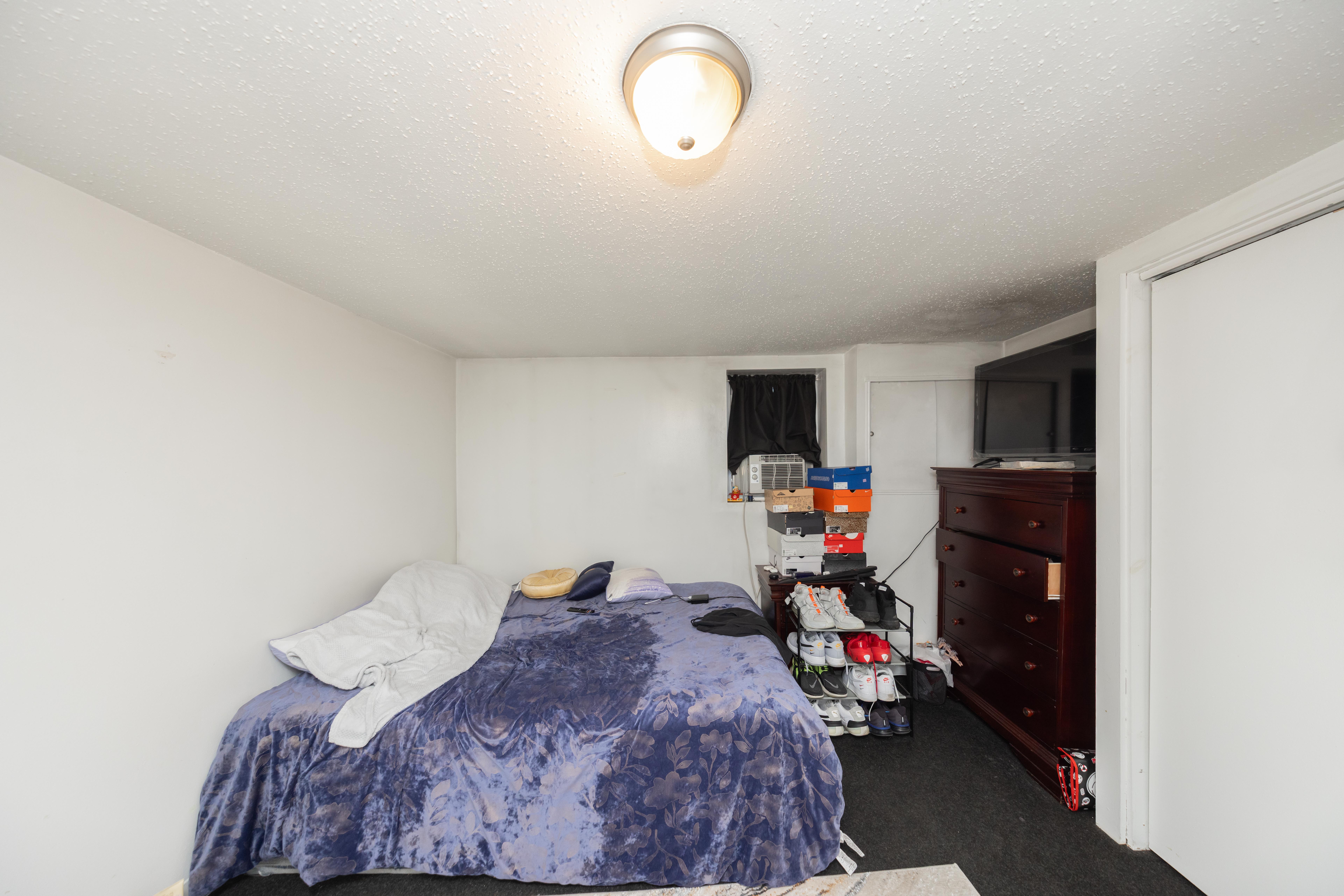 Chelsea, Massachusetts, 02150, United States, 5 Bedrooms Bedrooms, ,2 BathroomsBathrooms,Residential,For Sale,1983279