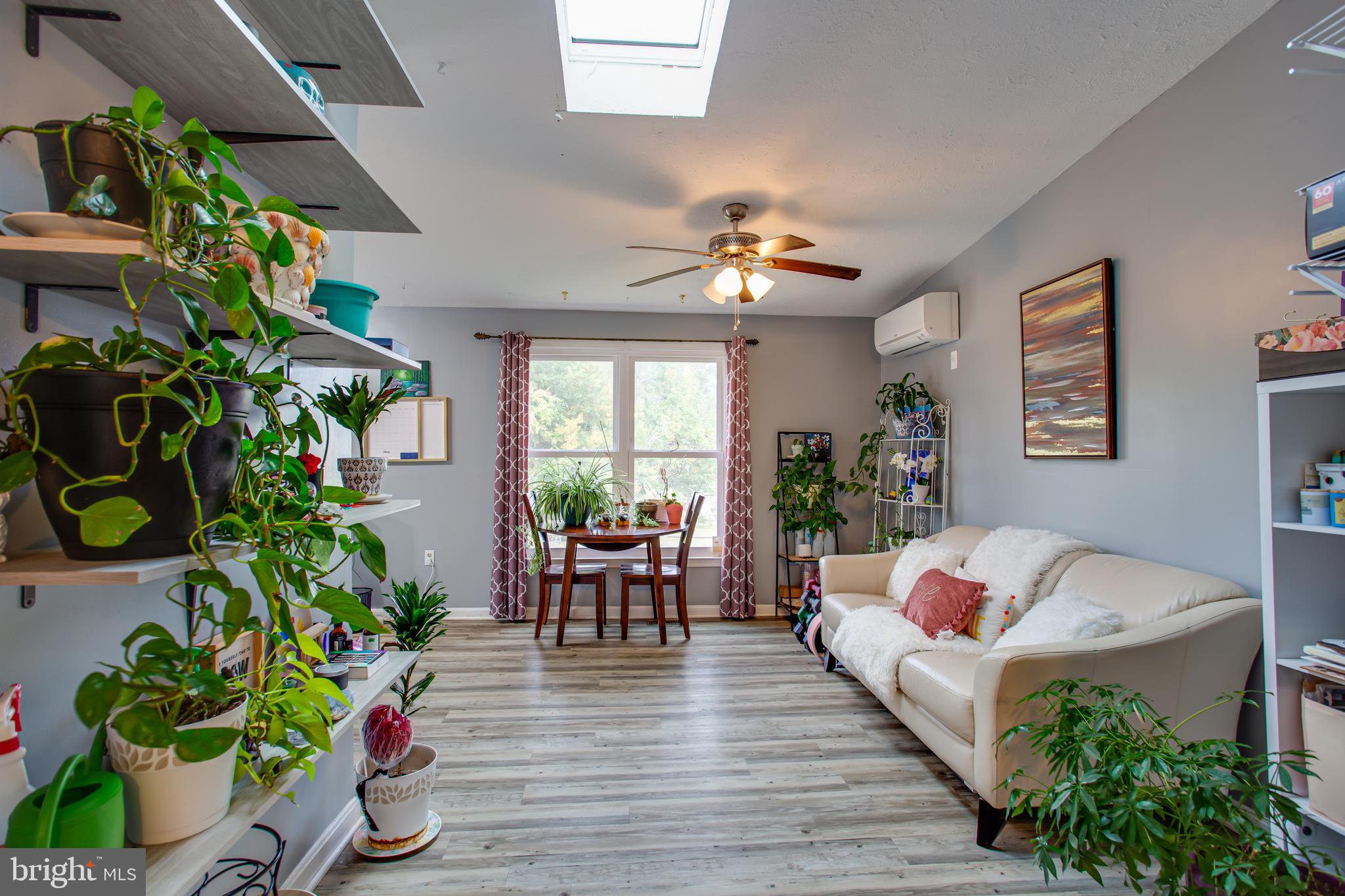 Waldorf, Maryland, 20601, United States, 5 Bedrooms Bedrooms, ,5 BathroomsBathrooms,Residential,For Sale,1977344