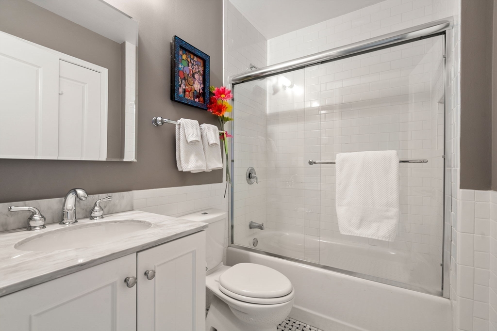 Brookline, Massachusetts, 02446, United States, 3 Bedrooms Bedrooms, ,3 BathroomsBathrooms,Residential,For Sale,1991911