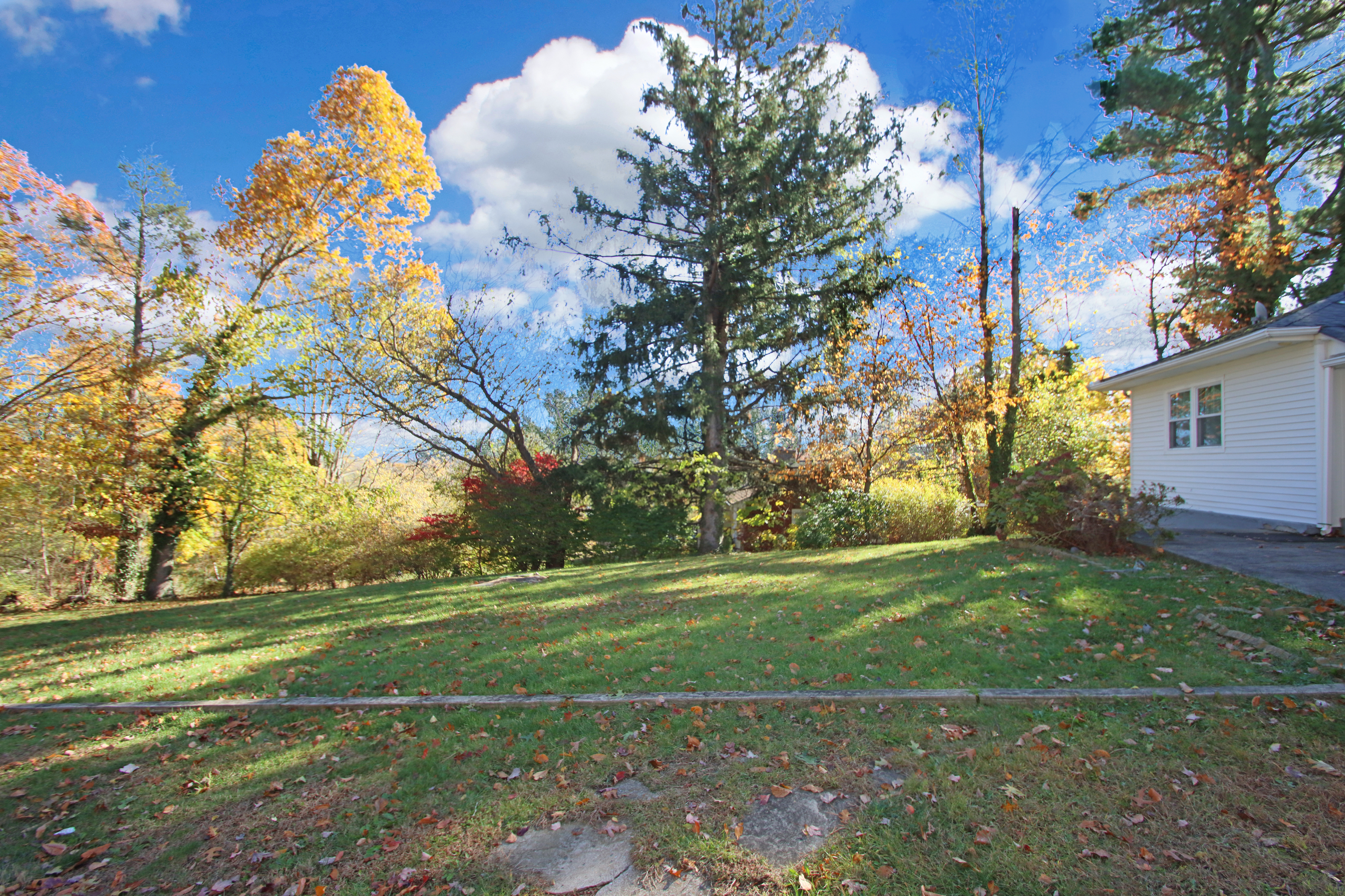 North Haven, Connecticut, 06473, United States, 3 Bedrooms Bedrooms, ,2 BathroomsBathrooms,Residential,For Sale,1989053