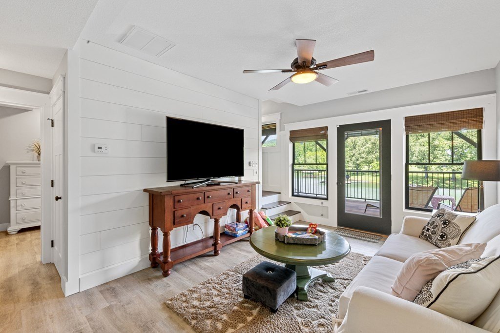 Hayesville, North Carolina, 28904, United States, 3 Bedrooms Bedrooms, ,4 BathroomsBathrooms,Residential,For Sale,1831924