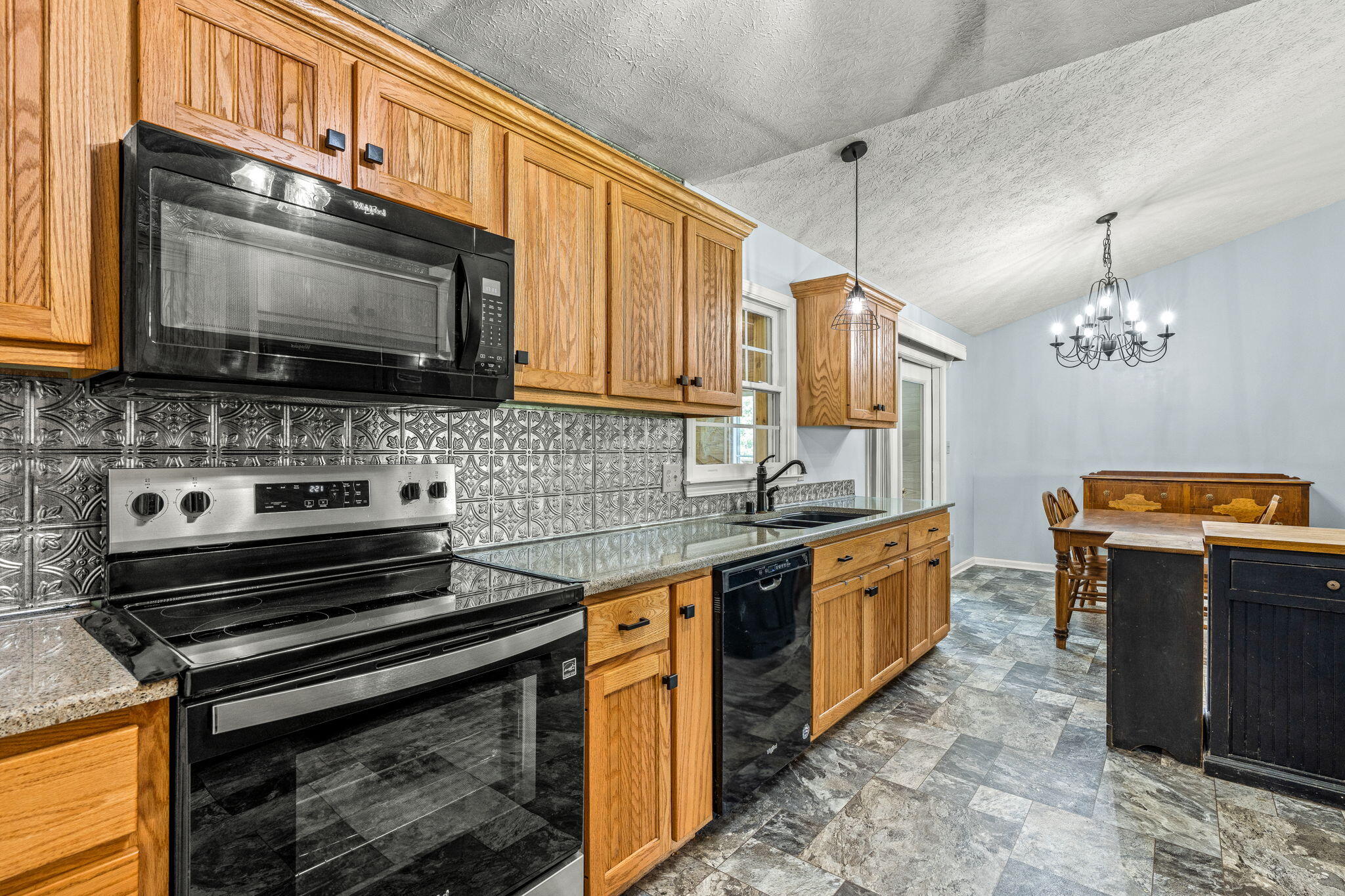 Waddy, Kentucky, 40076, United States, 3 Bedrooms Bedrooms, ,2 BathroomsBathrooms,Residential,For Sale,1979583