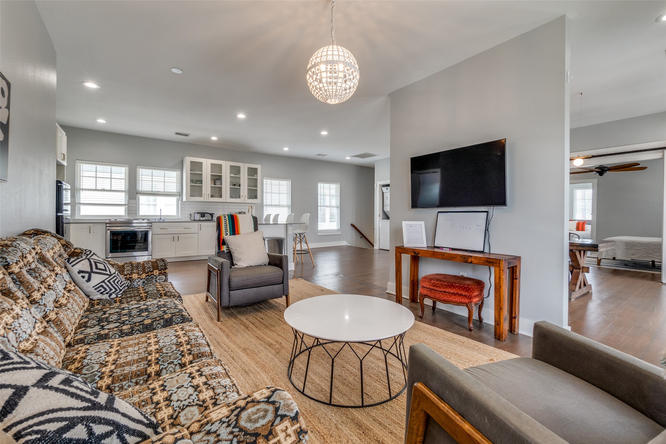 Dallas, Texas, 75208, United States, 4 Bedrooms Bedrooms, ,3 BathroomsBathrooms,Residential,For Sale,1752637